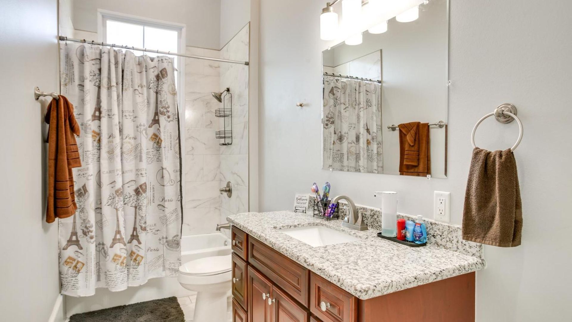 2 Mi To French Quarter: Walkable Nola