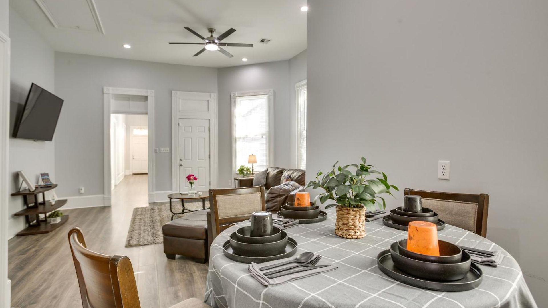 2 Mi To French Quarter: Walkable Nola