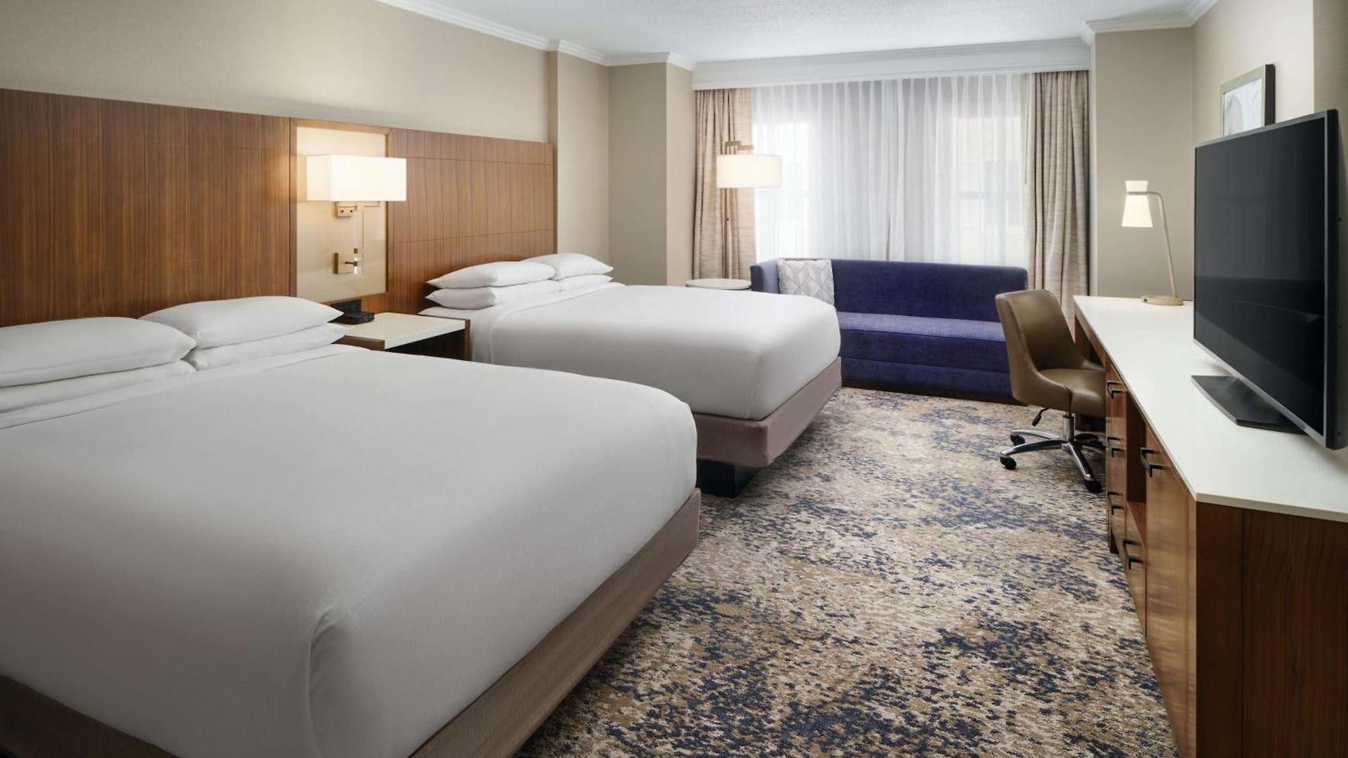Hilton Riverside 4*