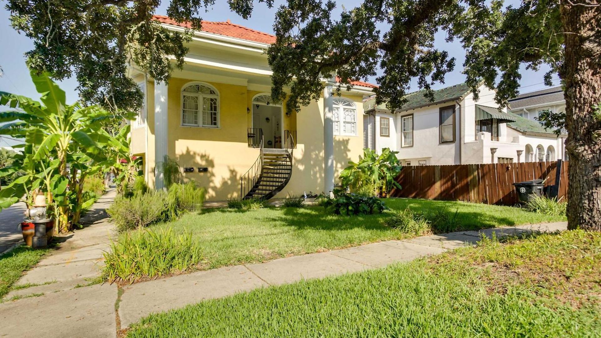 1 Mi To Park & Museums: Holiday home