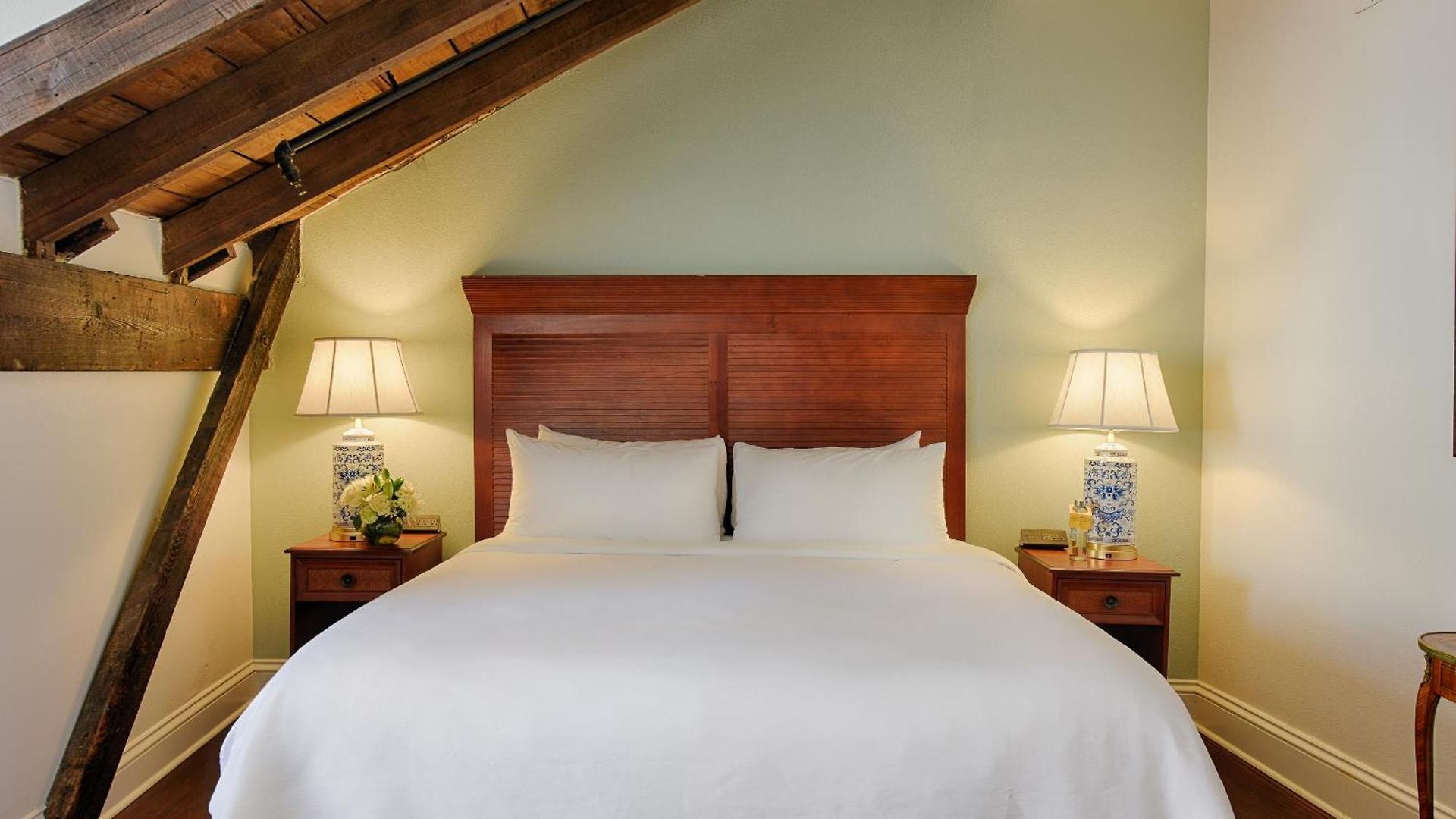 Voco St By Ihg Hotel New Orleans