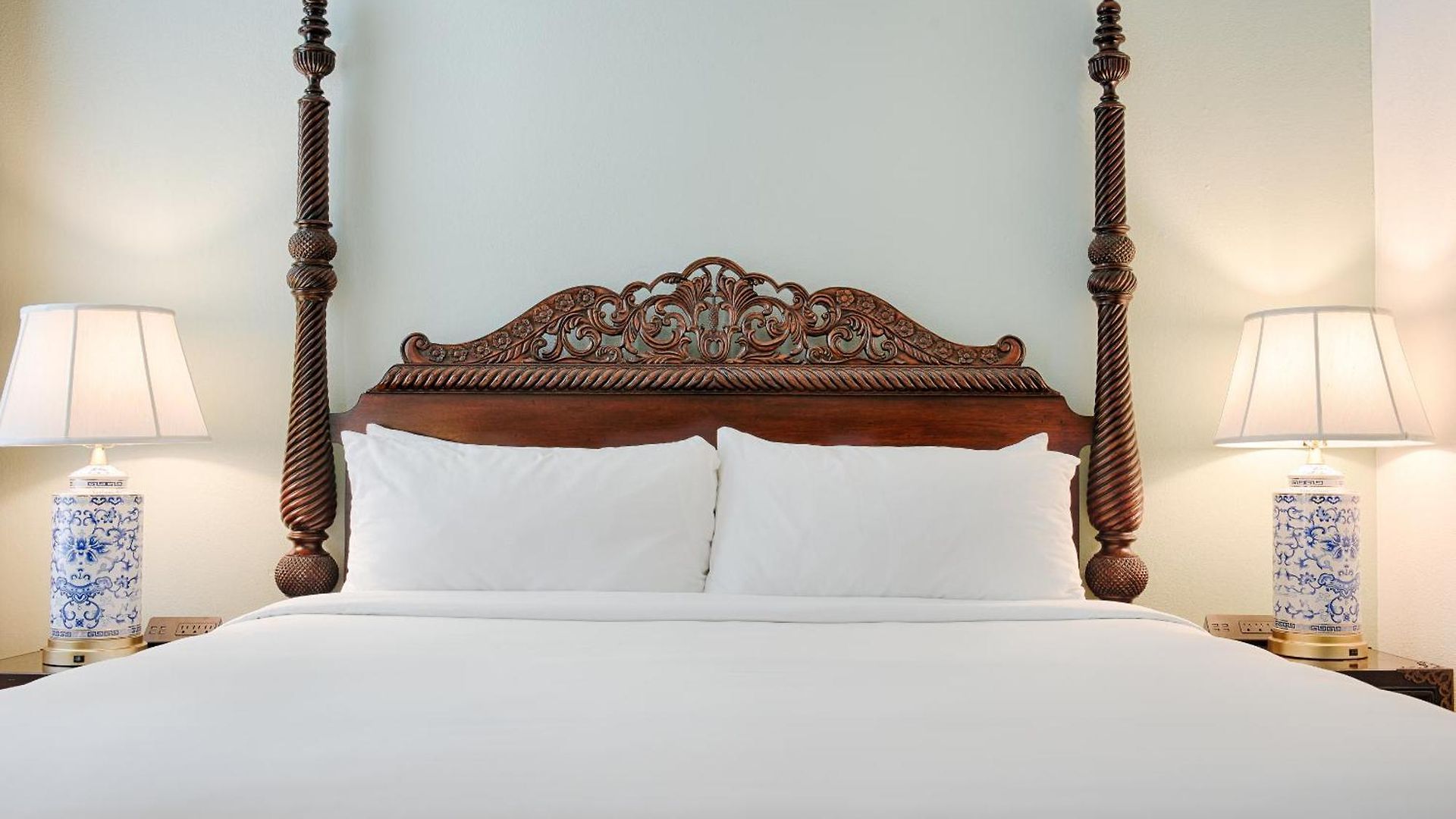 Voco St By Ihg Hotel New Orleans
