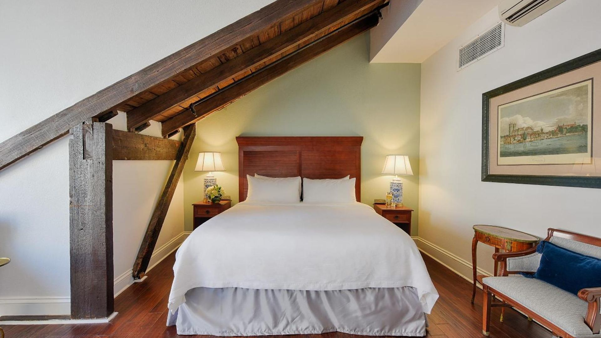 Hotel Voco St By Ihg