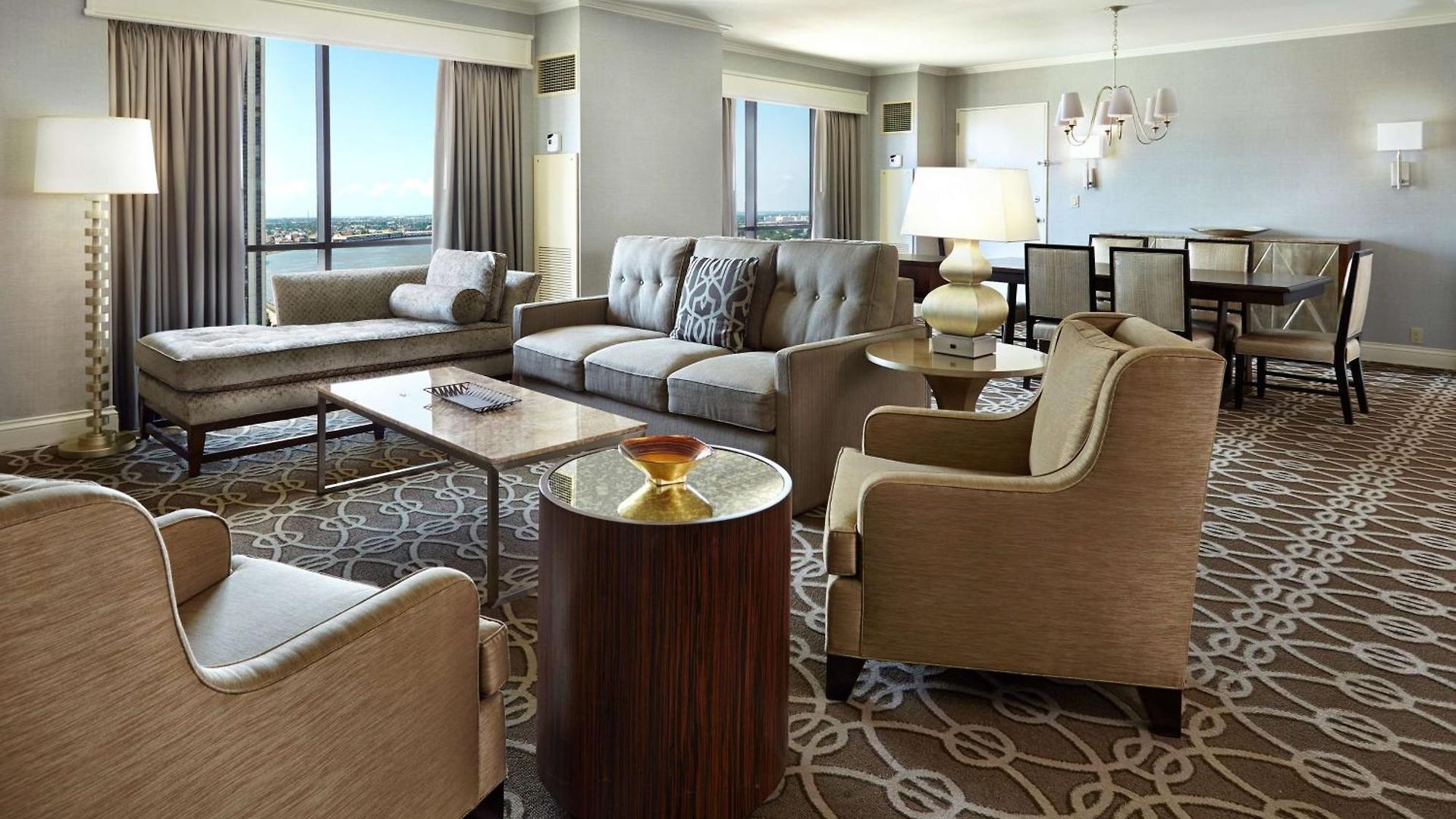 Hilton Riverside 4*