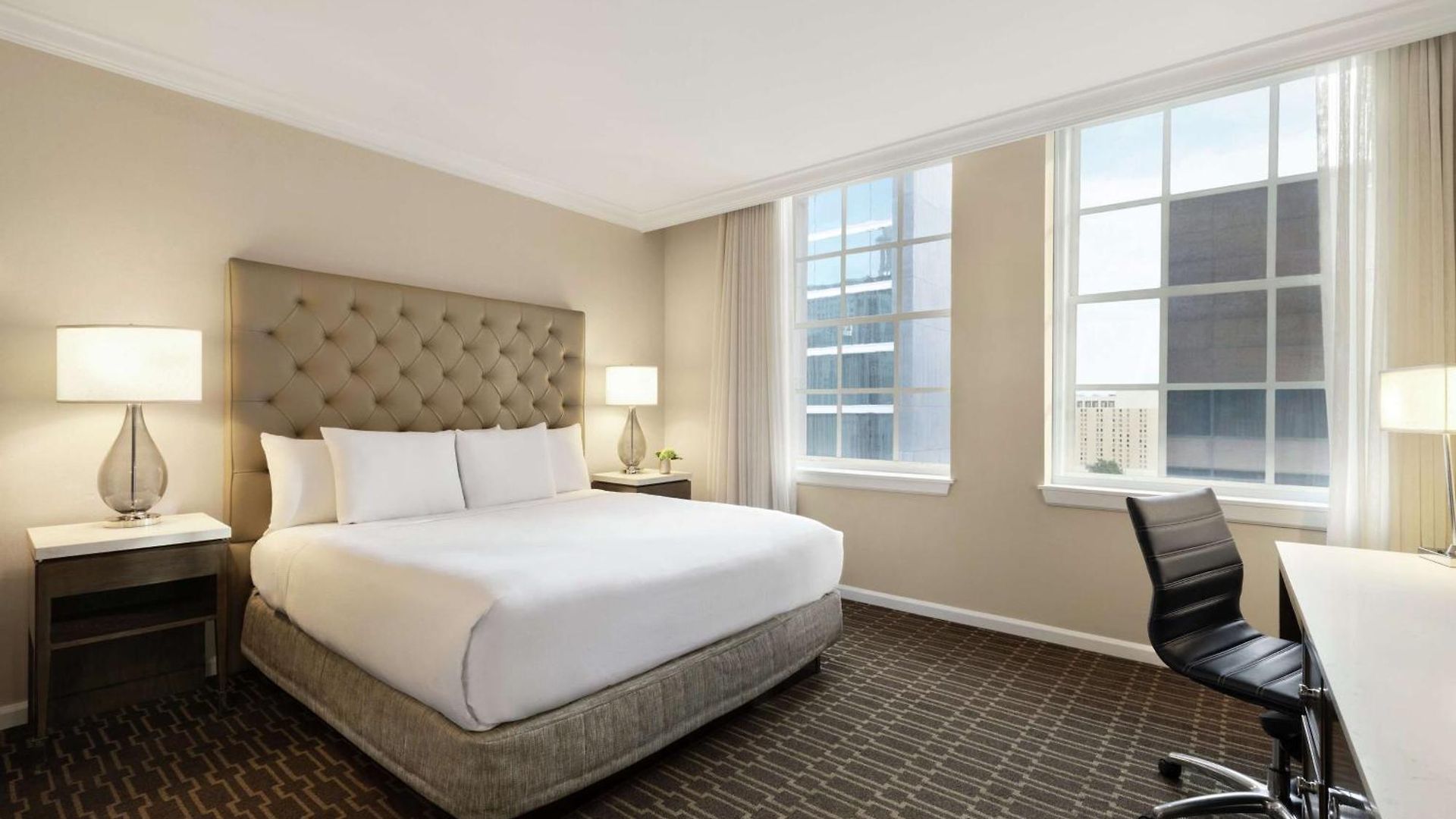 Hilton / St. Charles Avenue Hotel 4*