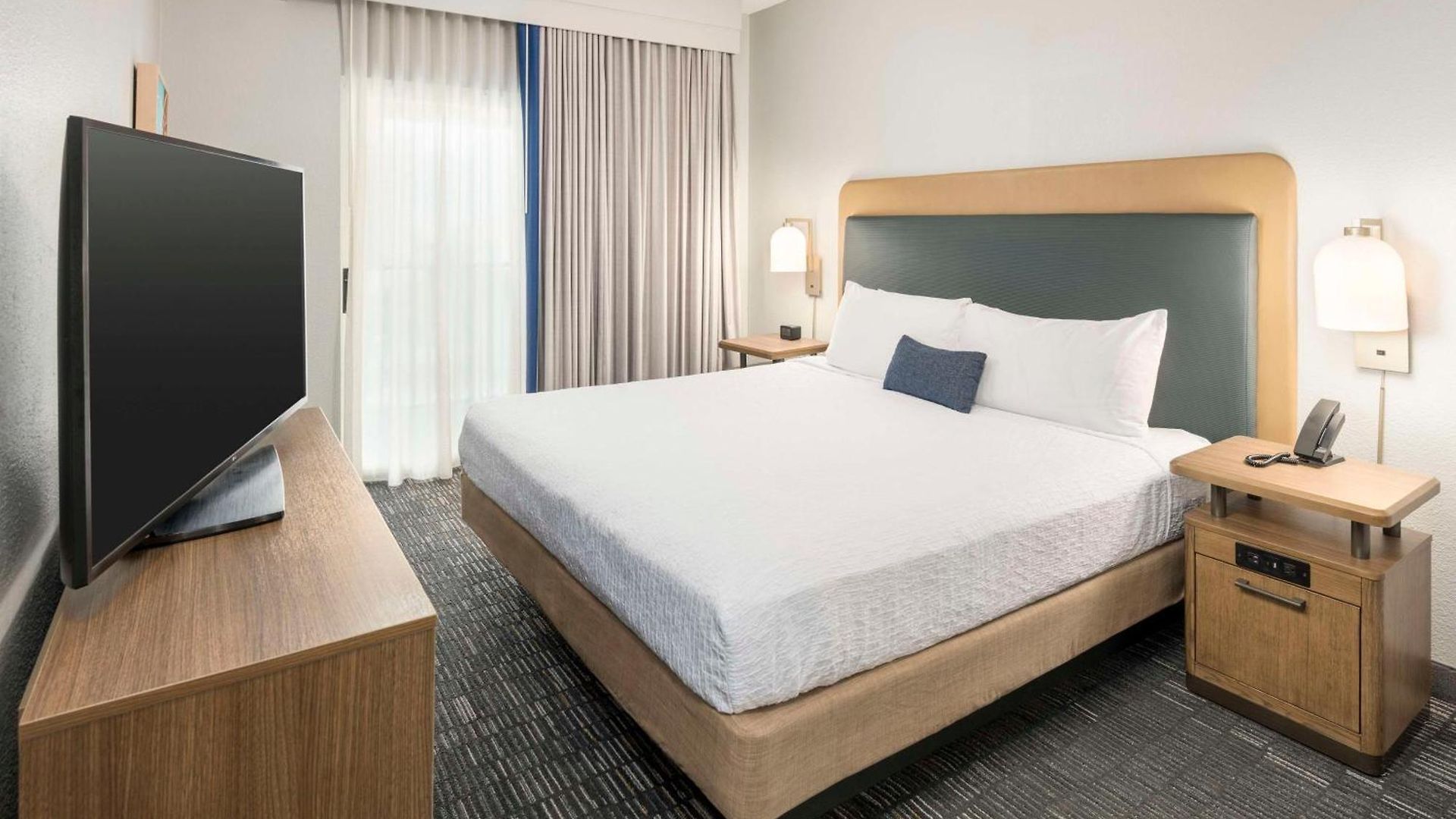 Hotel Homewood By Hilton New Orleans
