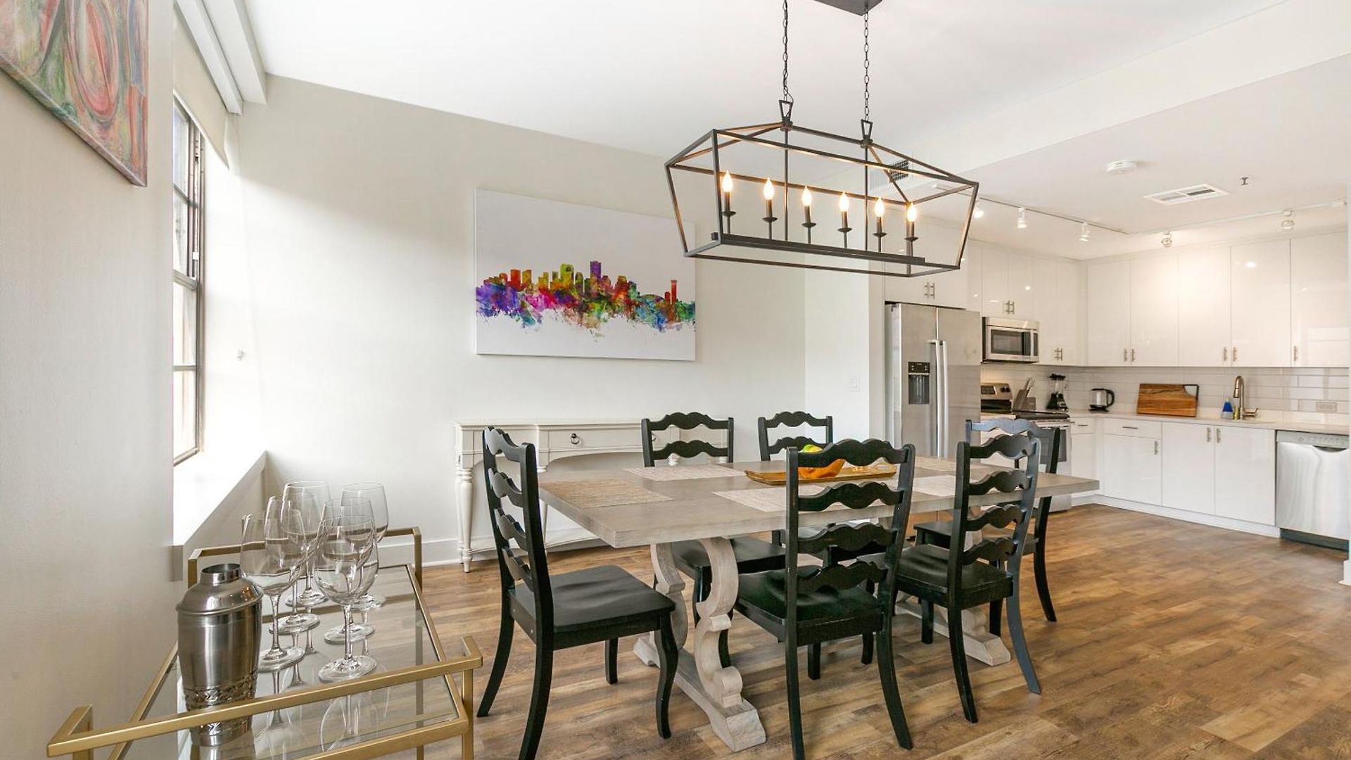 Modern & Fully Furnished In The Heart Of The New Orleans