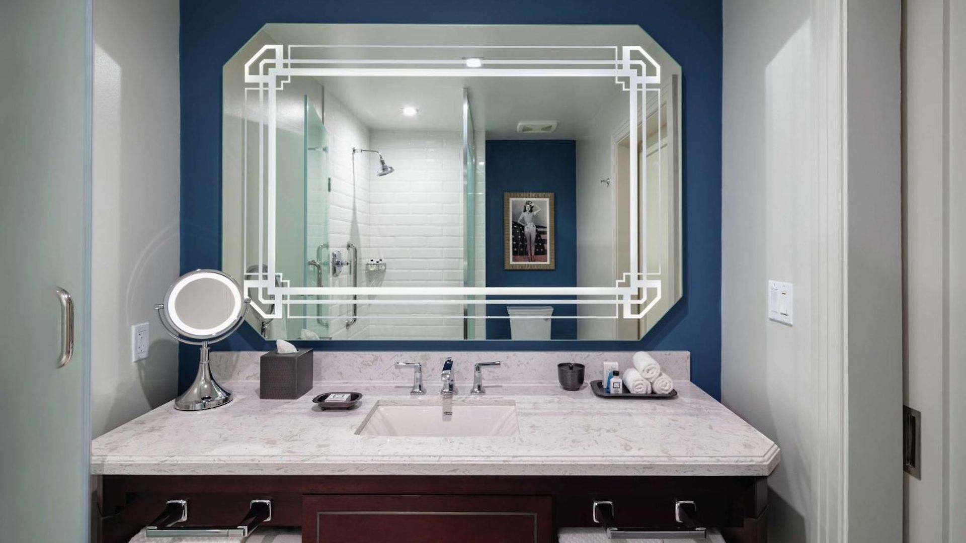 The Higgins New Orleans, Curio Collection By Hilton Hotel New Orleans