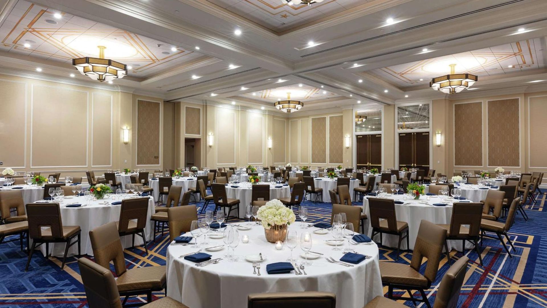 The Higgins New Orleans, Curio Collection By Hilton
