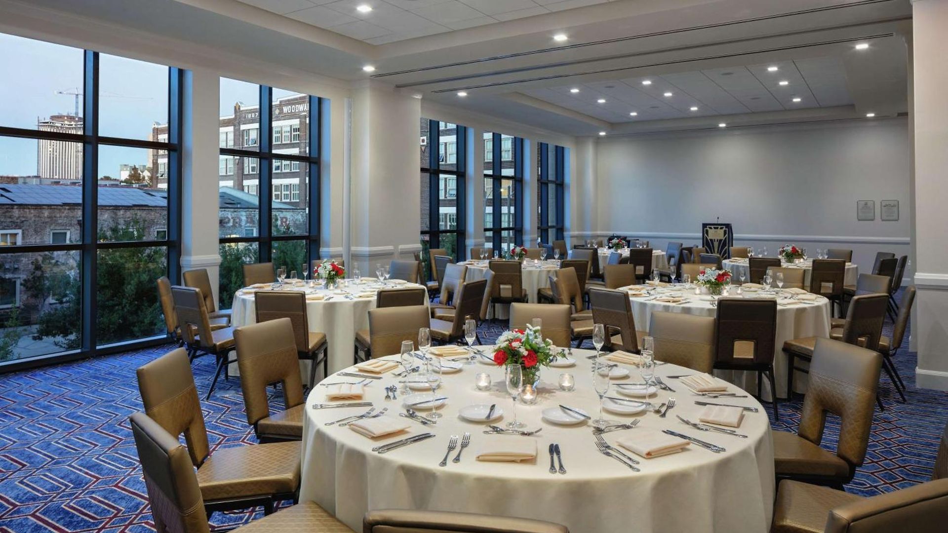 The Higgins New Orleans, Curio Collection By Hilton Hotel New Orleans