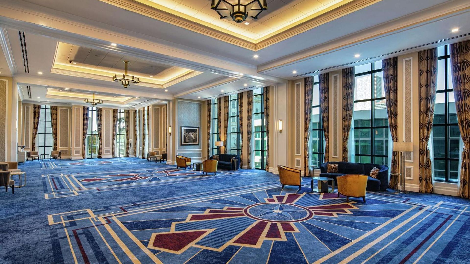 Hotel The Higgins New Orleans, Curio Collection By Hilton