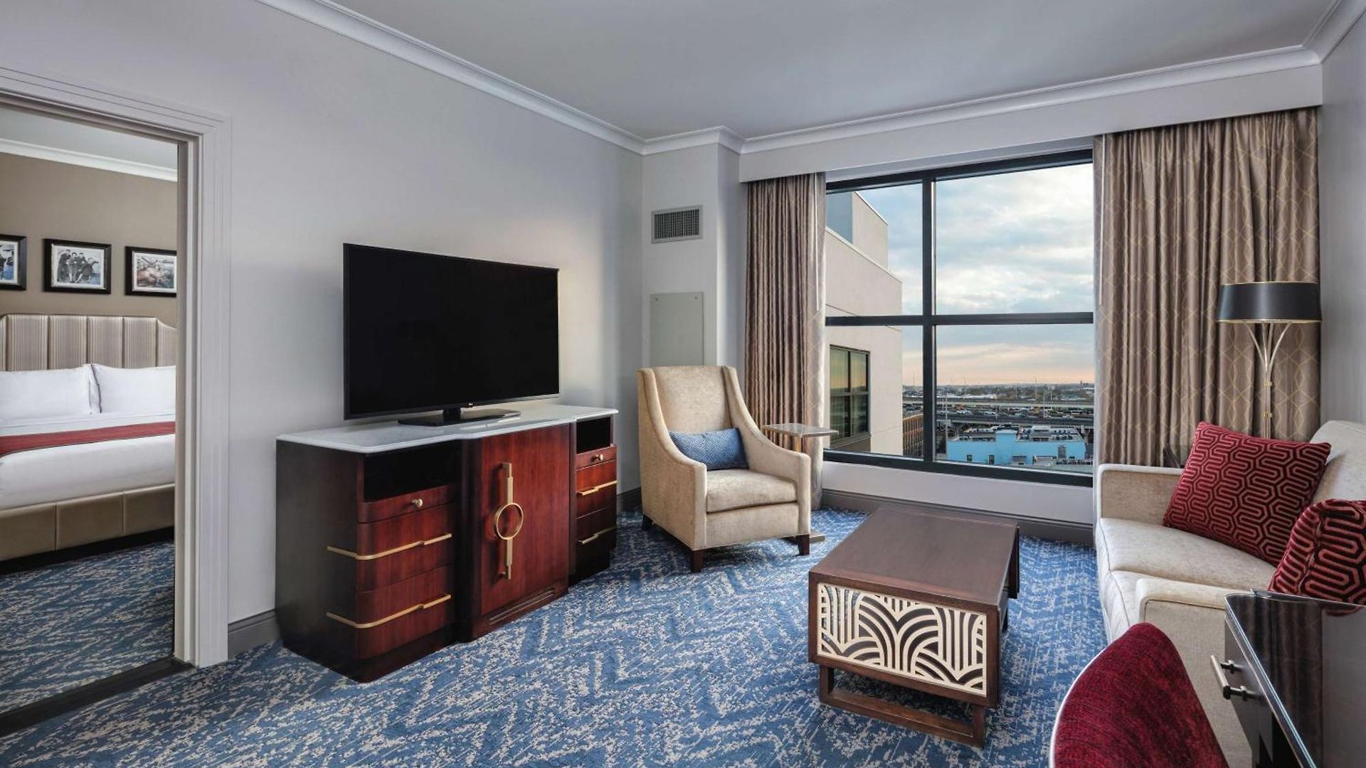 Hotel The Higgins New Orleans, Curio Collection By Hilton 4*