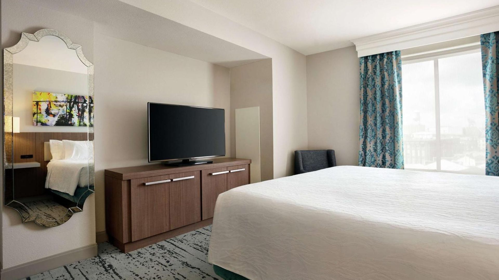 Hilton Garden Convention Center Hotel 3*