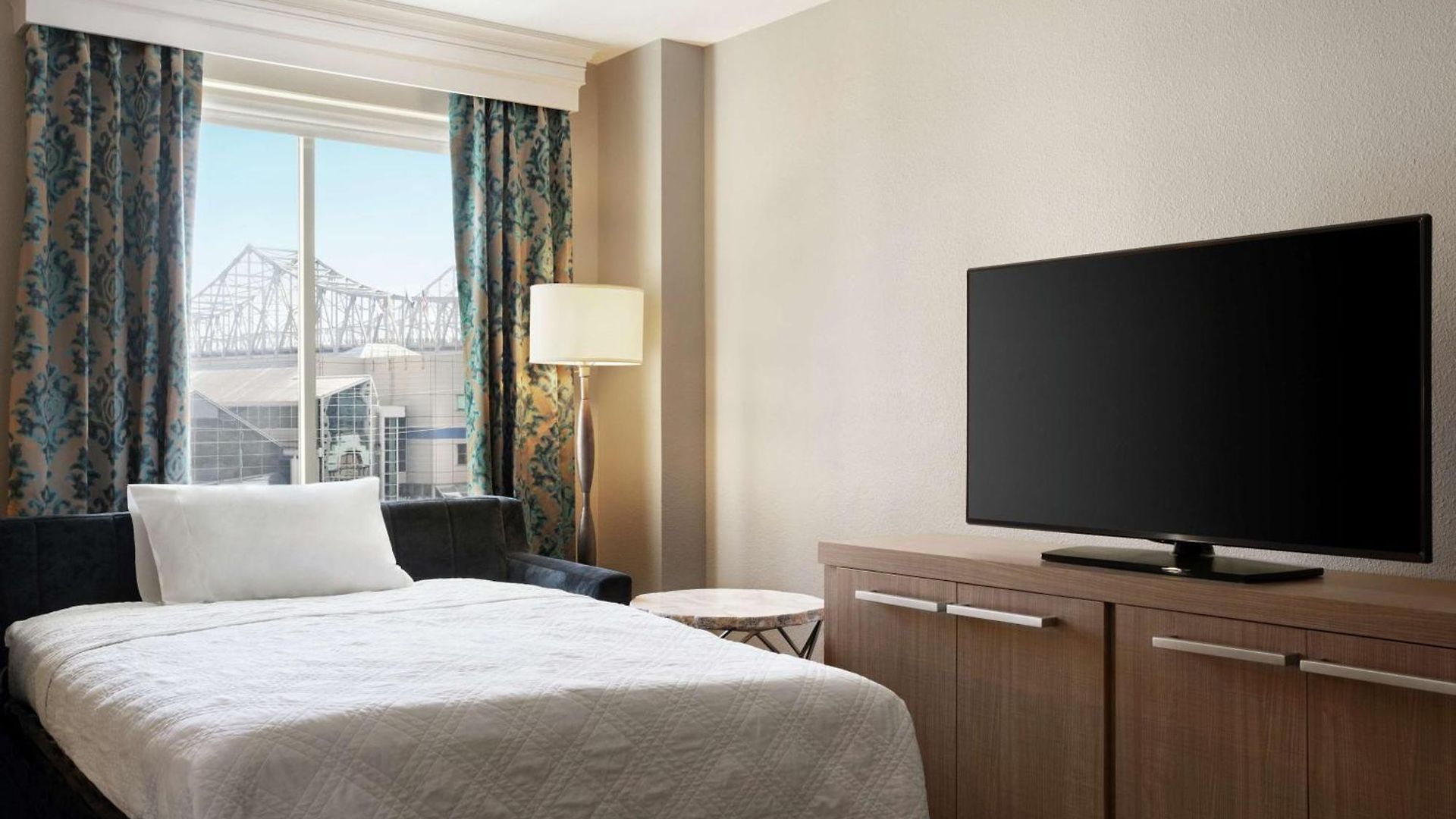 Hotel Hilton Garden Convention Center 3*