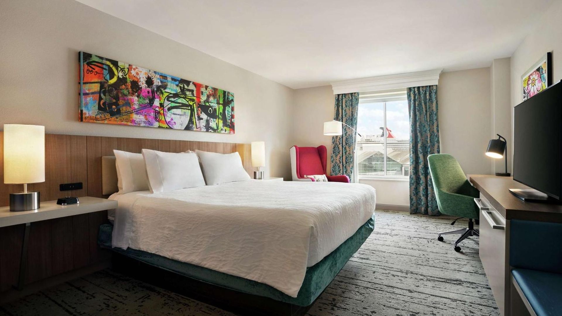 Hilton Garden Convention Center Hotel 3*