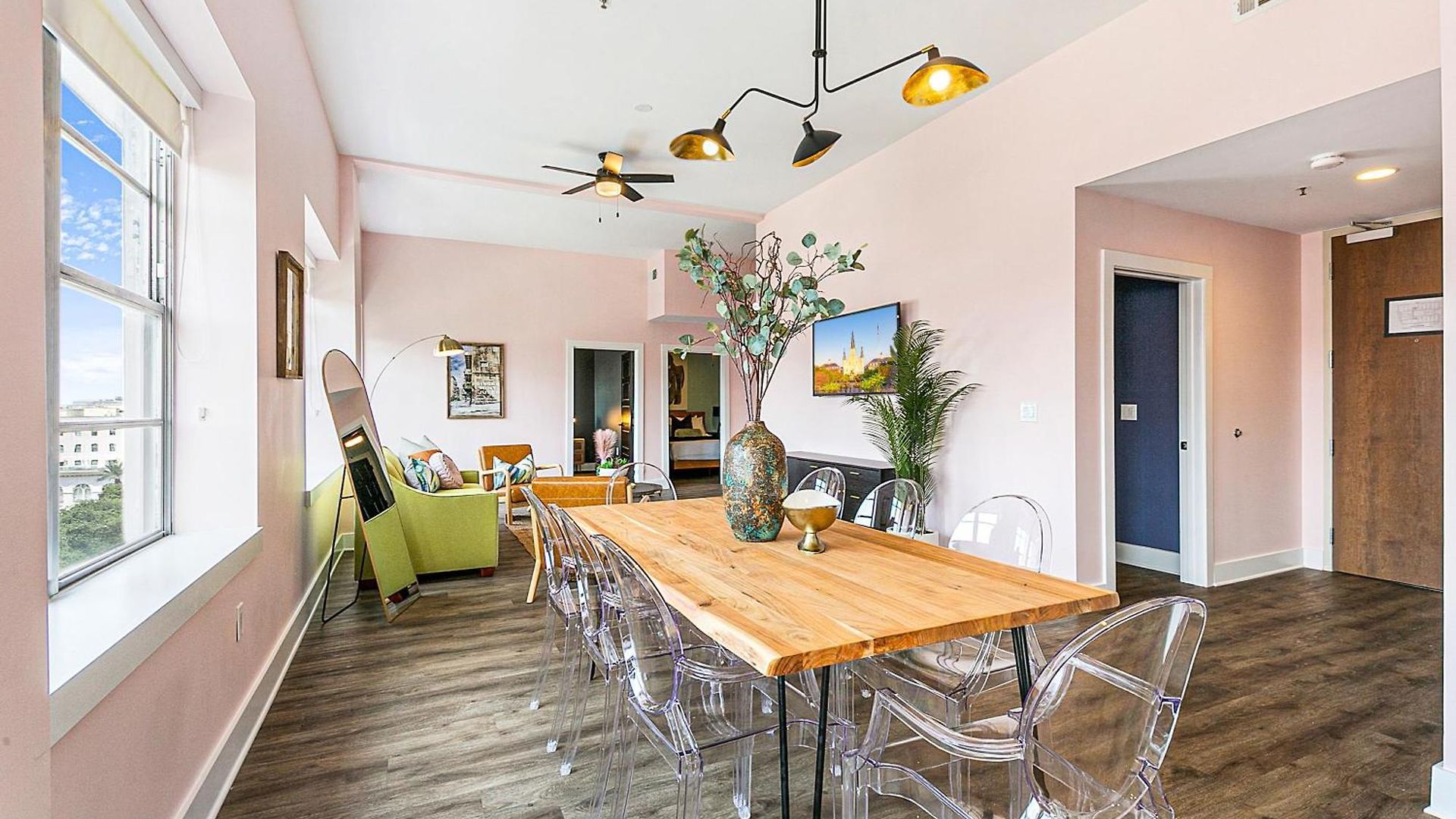 Exquisite 4 Bedroom Luxury Just Steps From The French Quarter Apartment *