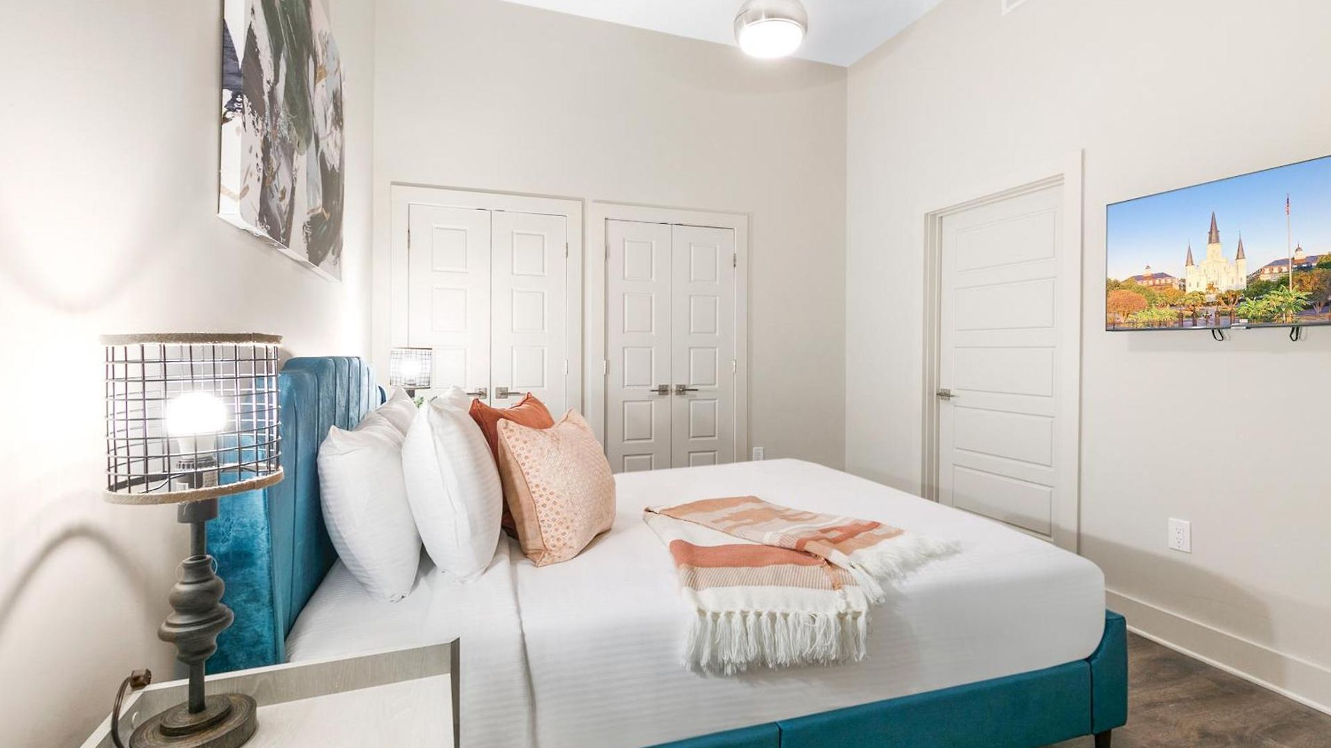 Spacious 4b Oasis Steps From French Quarter - Your Nola Dream Awaits! Apartment *