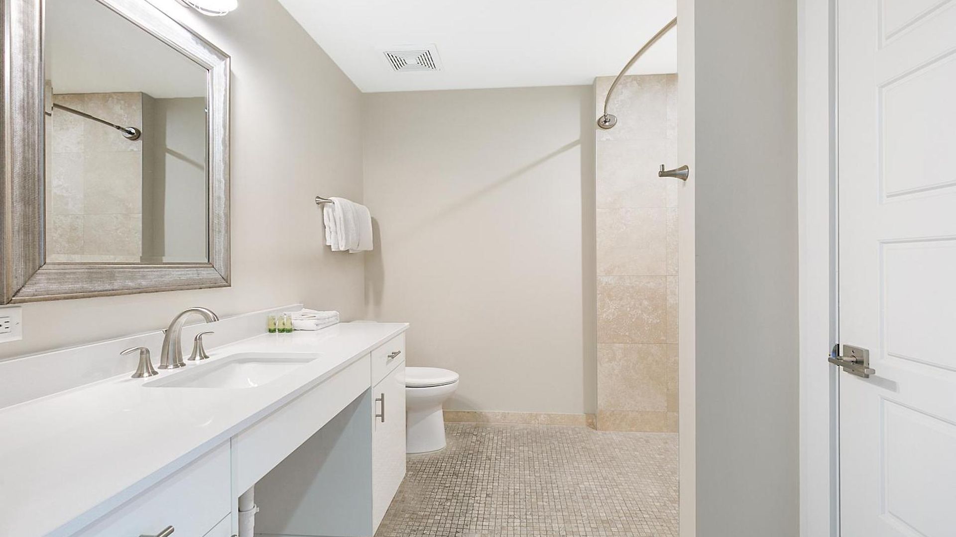 Spacious 4b Oasis Steps From French Quarter - Your Nola Dream Awaits!