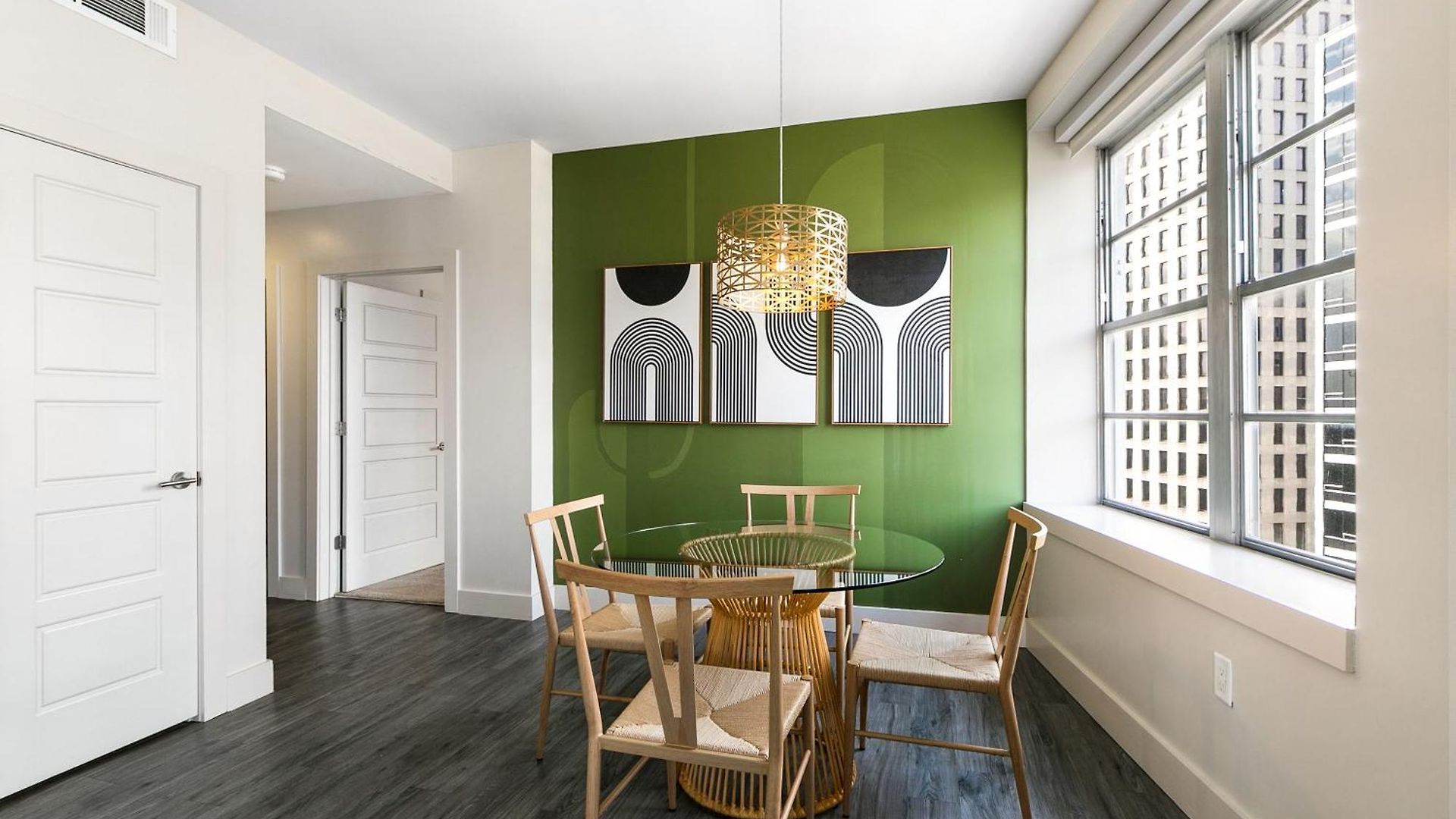 Luxury 2-bedroom Steps Away From The French Quarter Apartment *