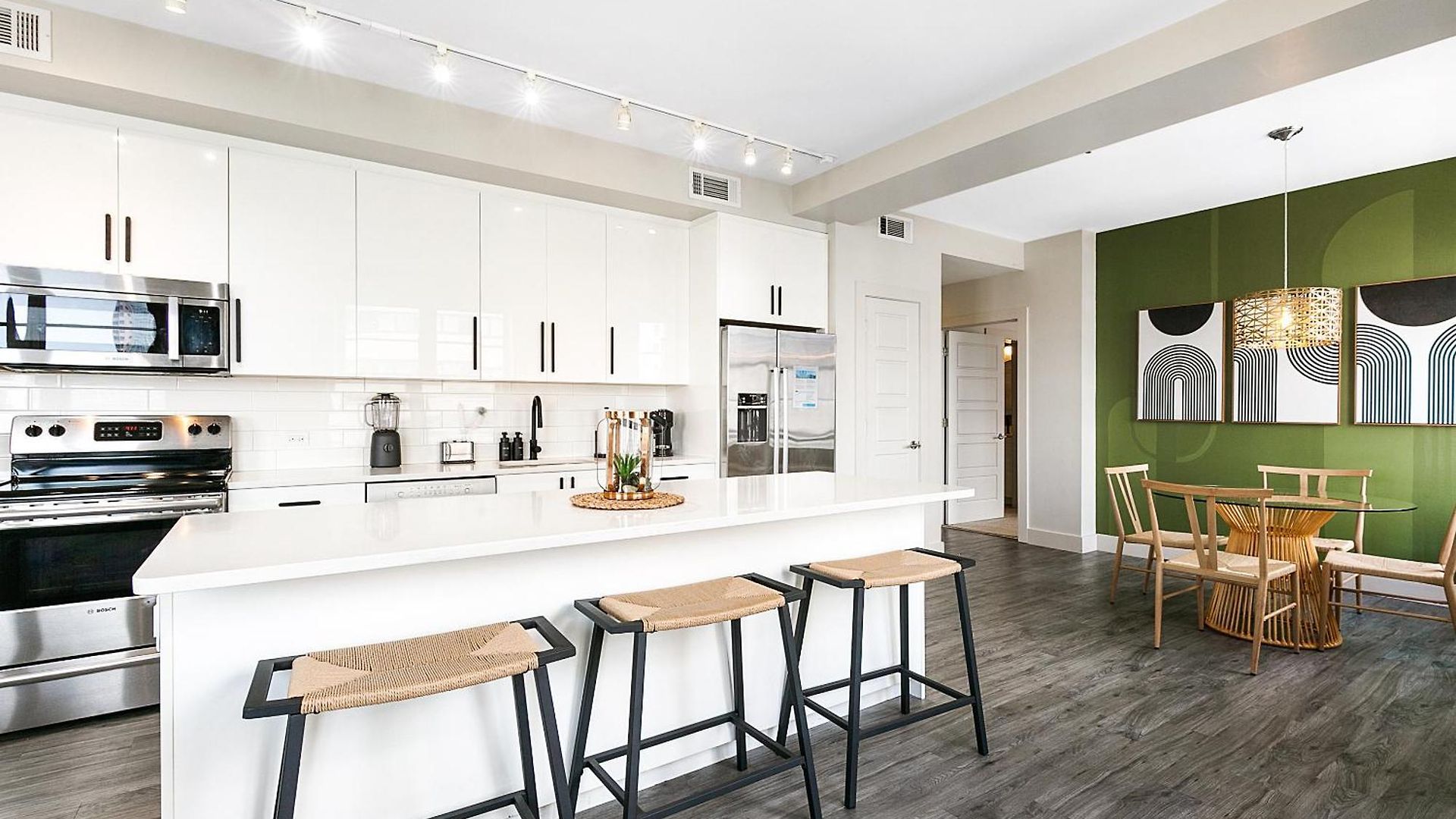 Luxury 2-bedroom Steps Away From The French Quarter Apartment