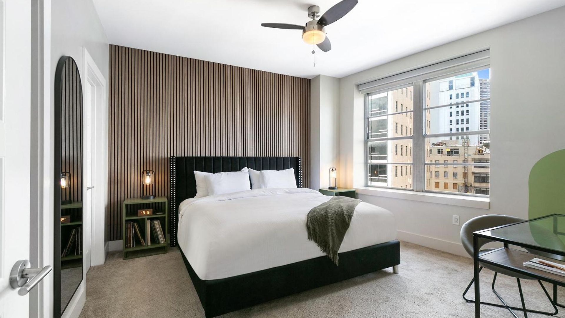 Luxury 2-bedroom Steps Away From The French Quarter Apartment