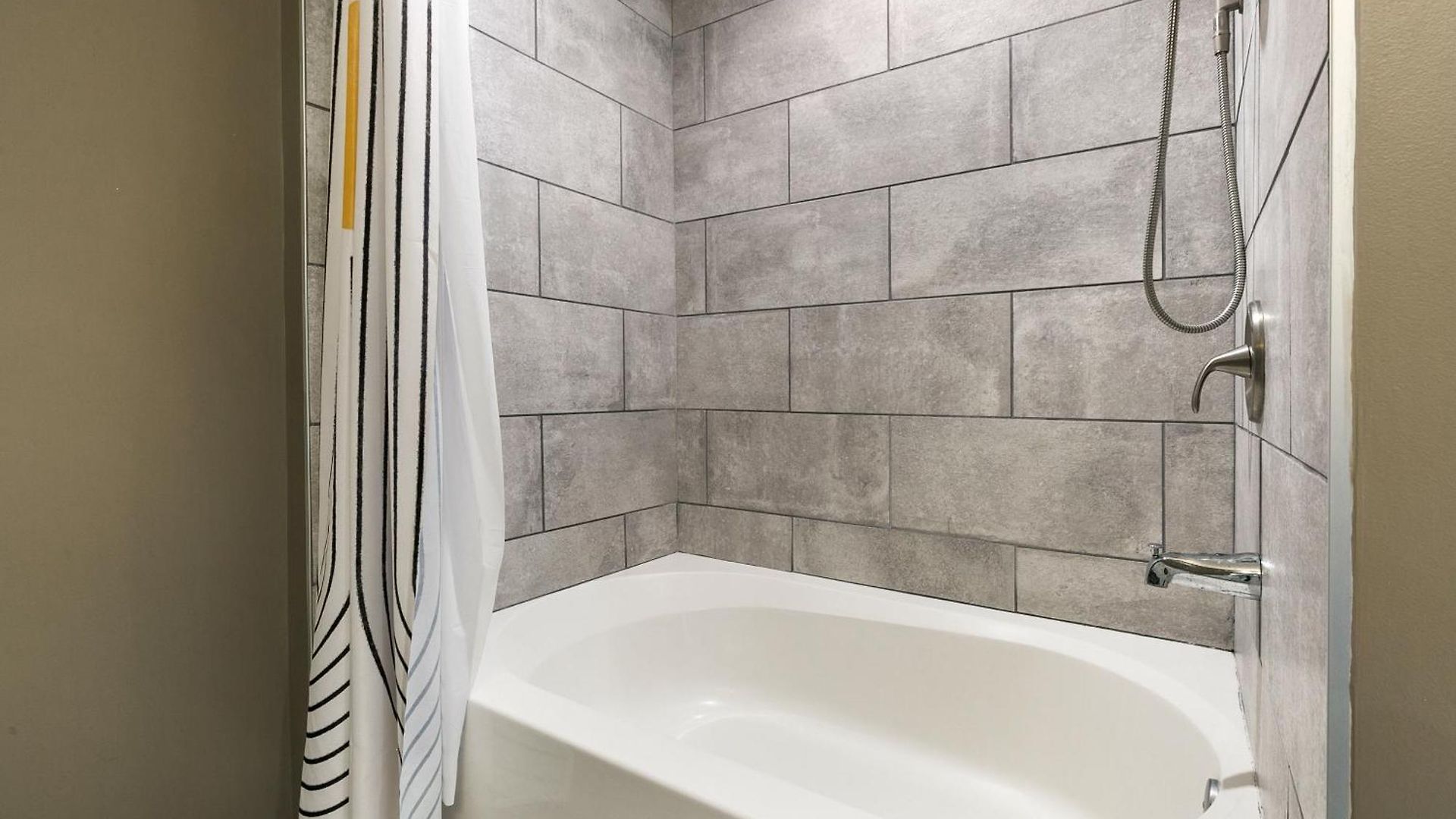 Luxury 2-bedroom Steps Away From The French Quarter Apartment New Orleans