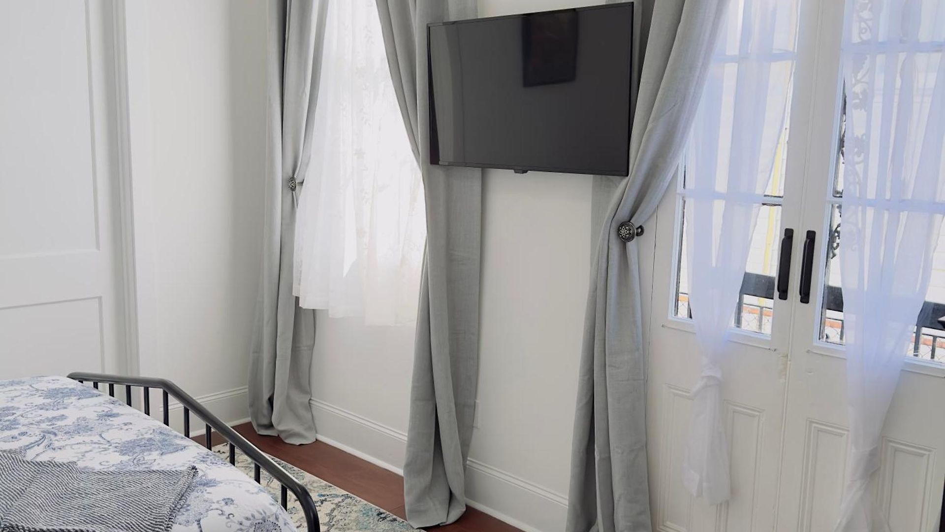 The Luxurious French Quarter Apartment *