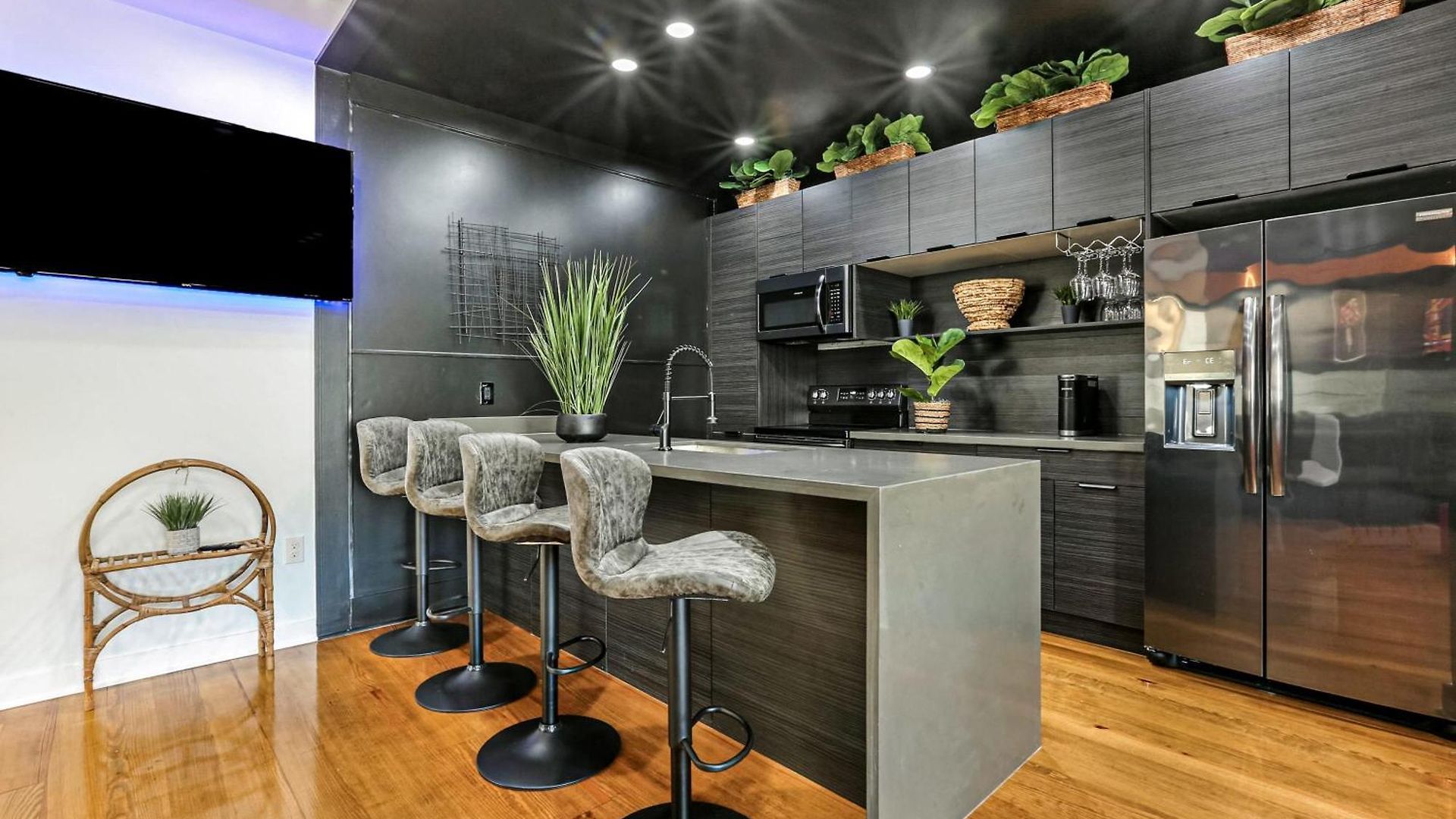 5 Bedroom W Private Rooftop
