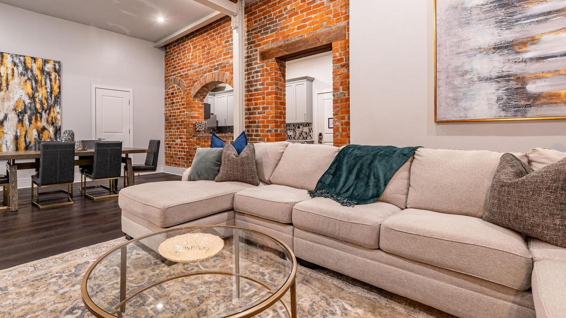 The Crescent Apartment *