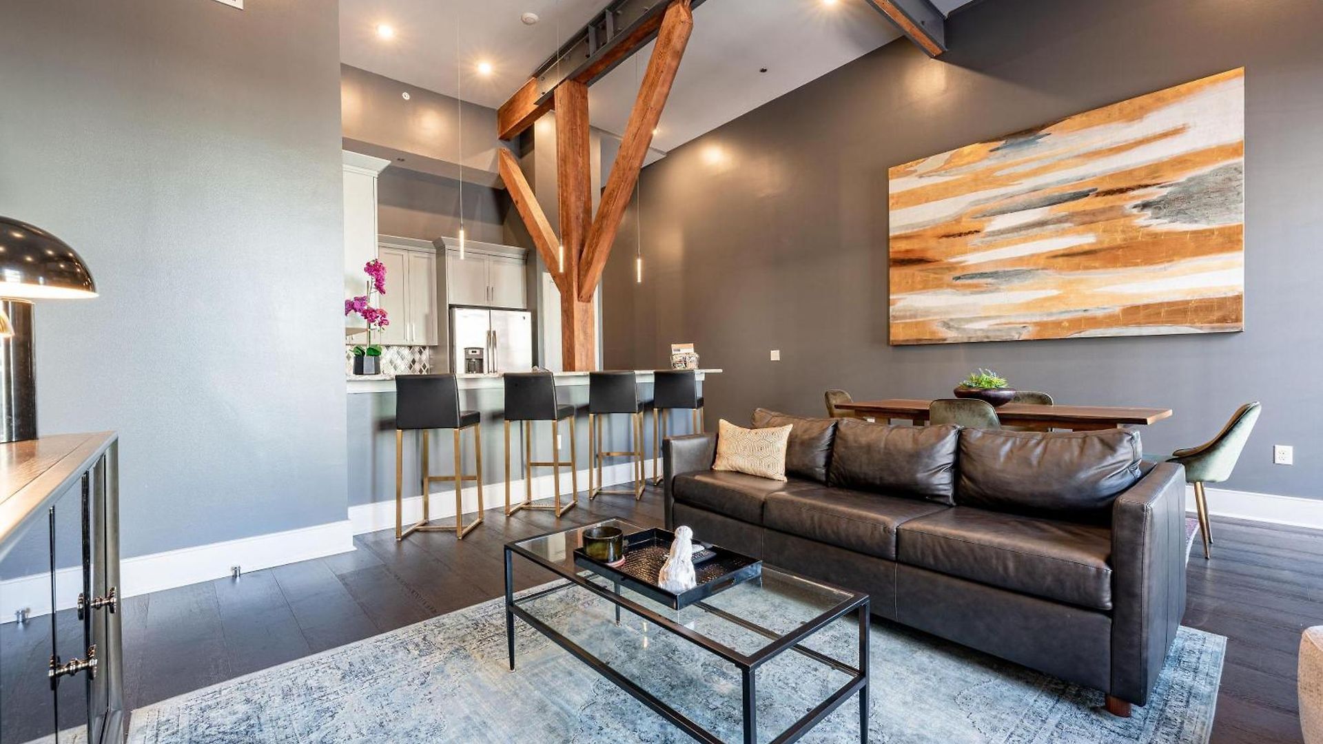 The Iris Apartment