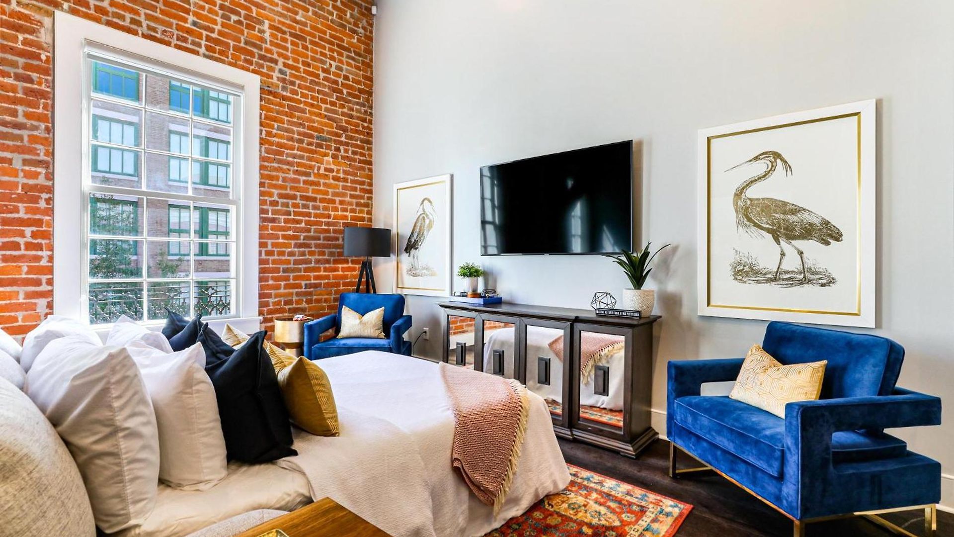 The Steamboat Apartment *
