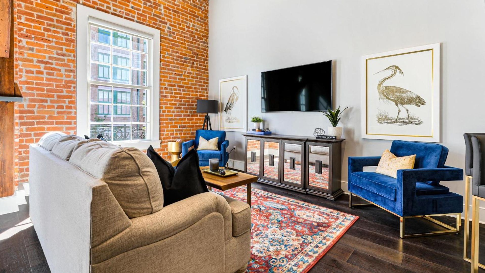 The Steamboat Apartment *