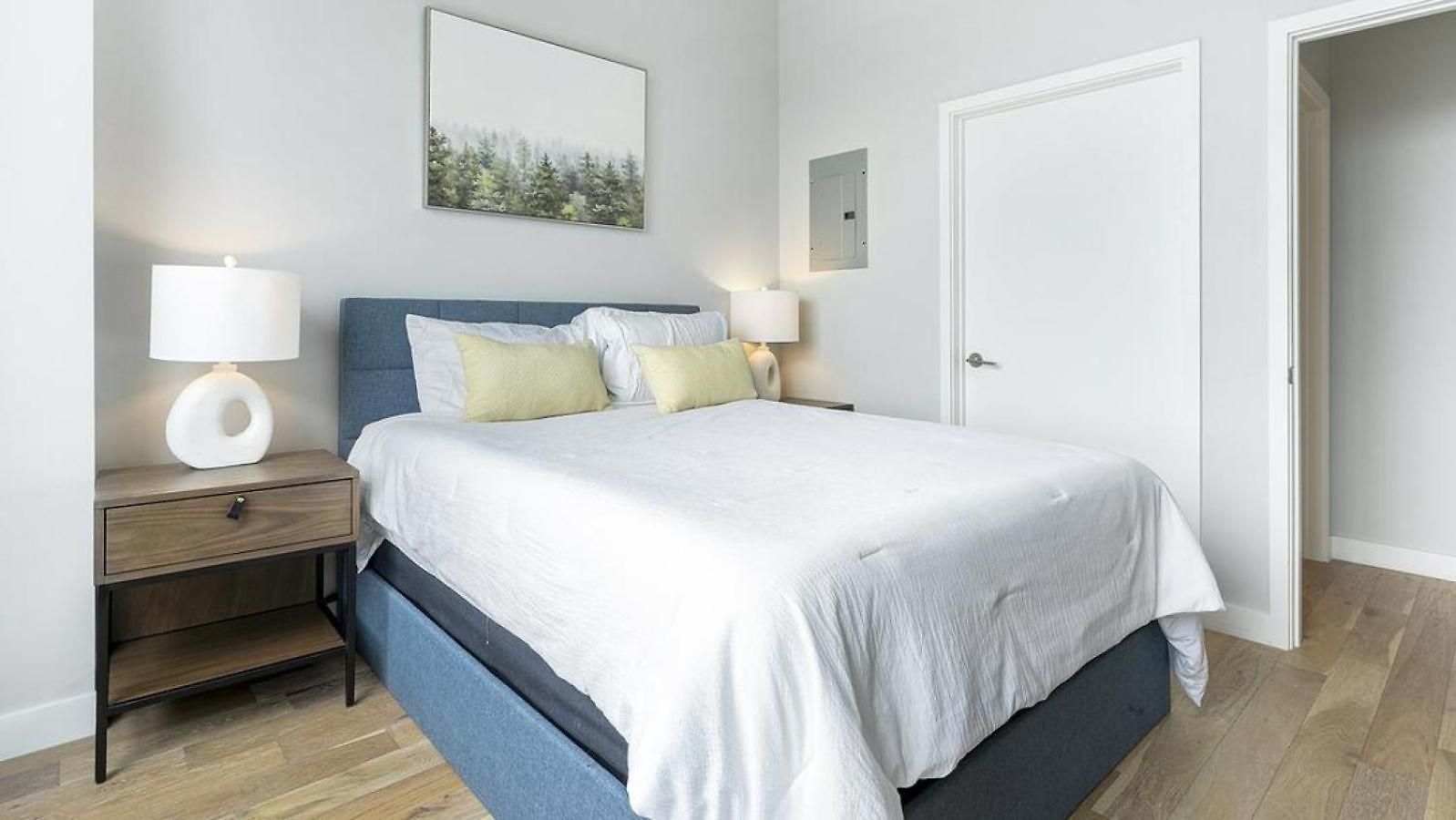 Apartment Landing Modern With Amazing Amenities