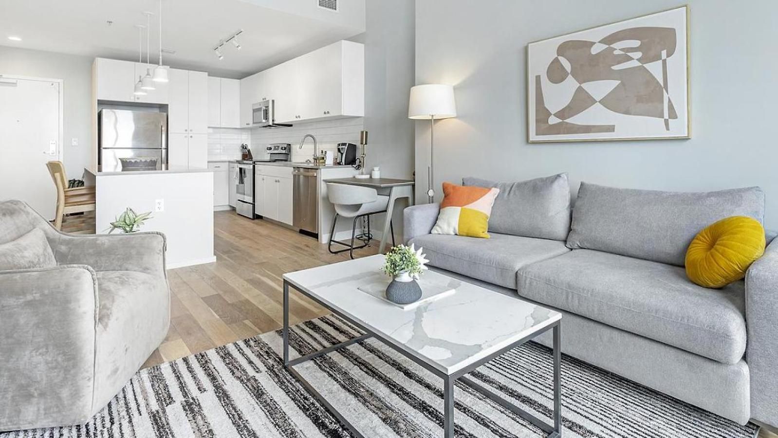 Landing Modern With Amazing Amenities Apartment