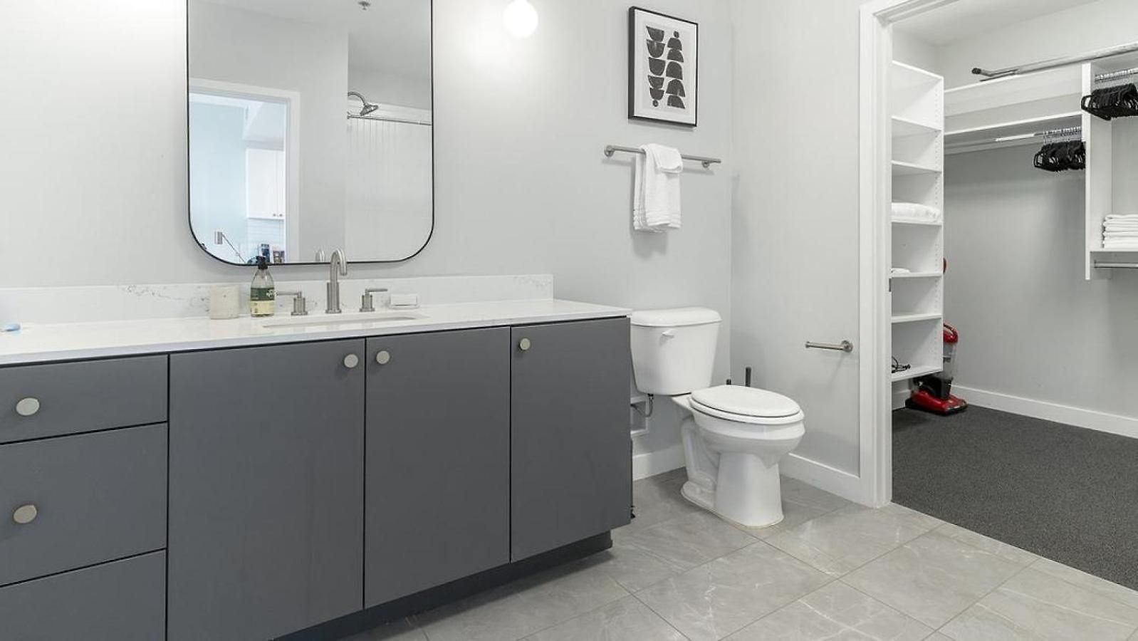 Apartment Landing Modern With Amazing Amenities New Orleans