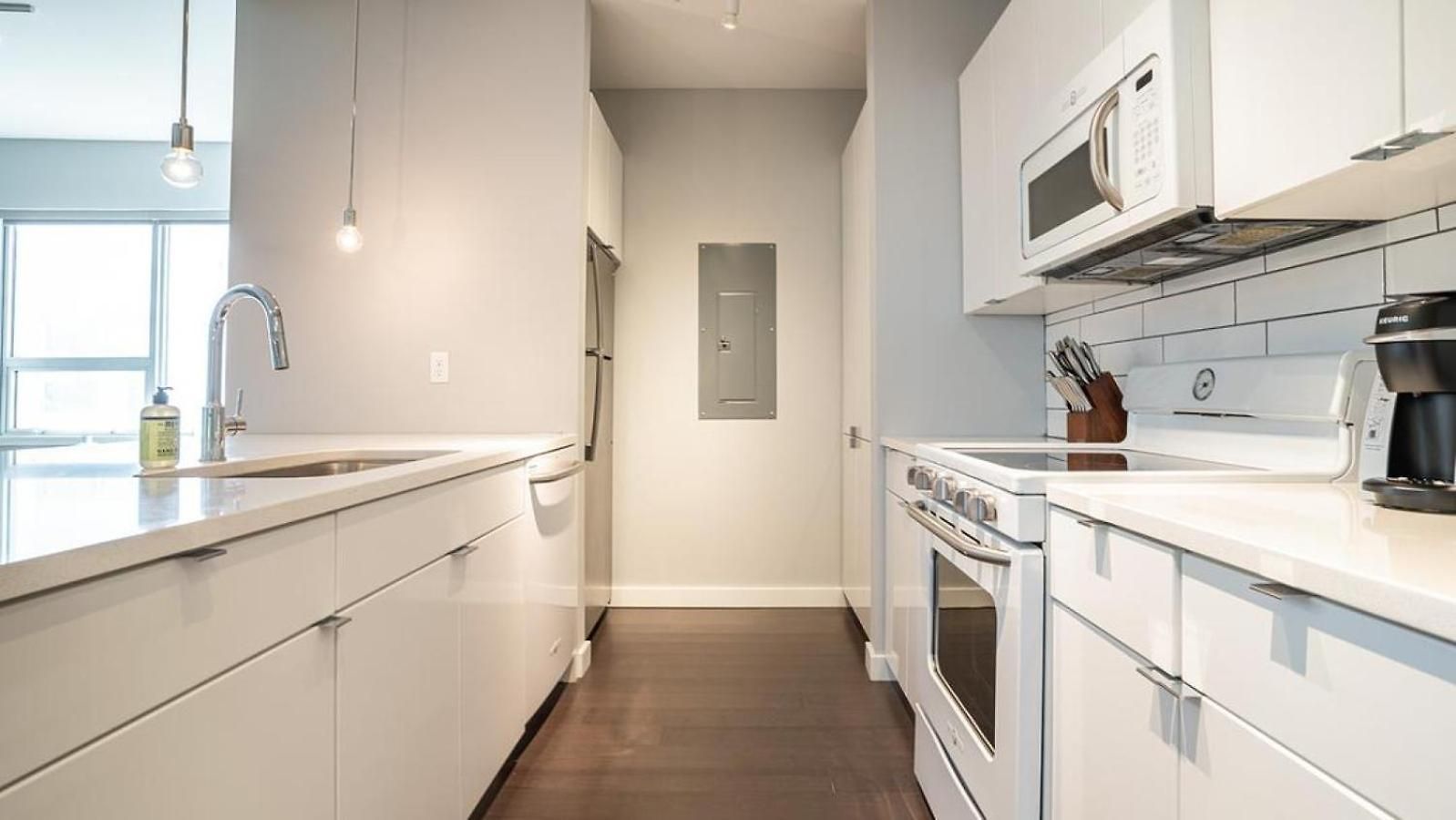 Landing Modern With Amazing Amenities New Orleans