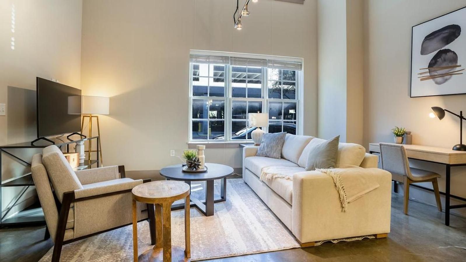 Apartment Landing Modern With Amazing Amenities *