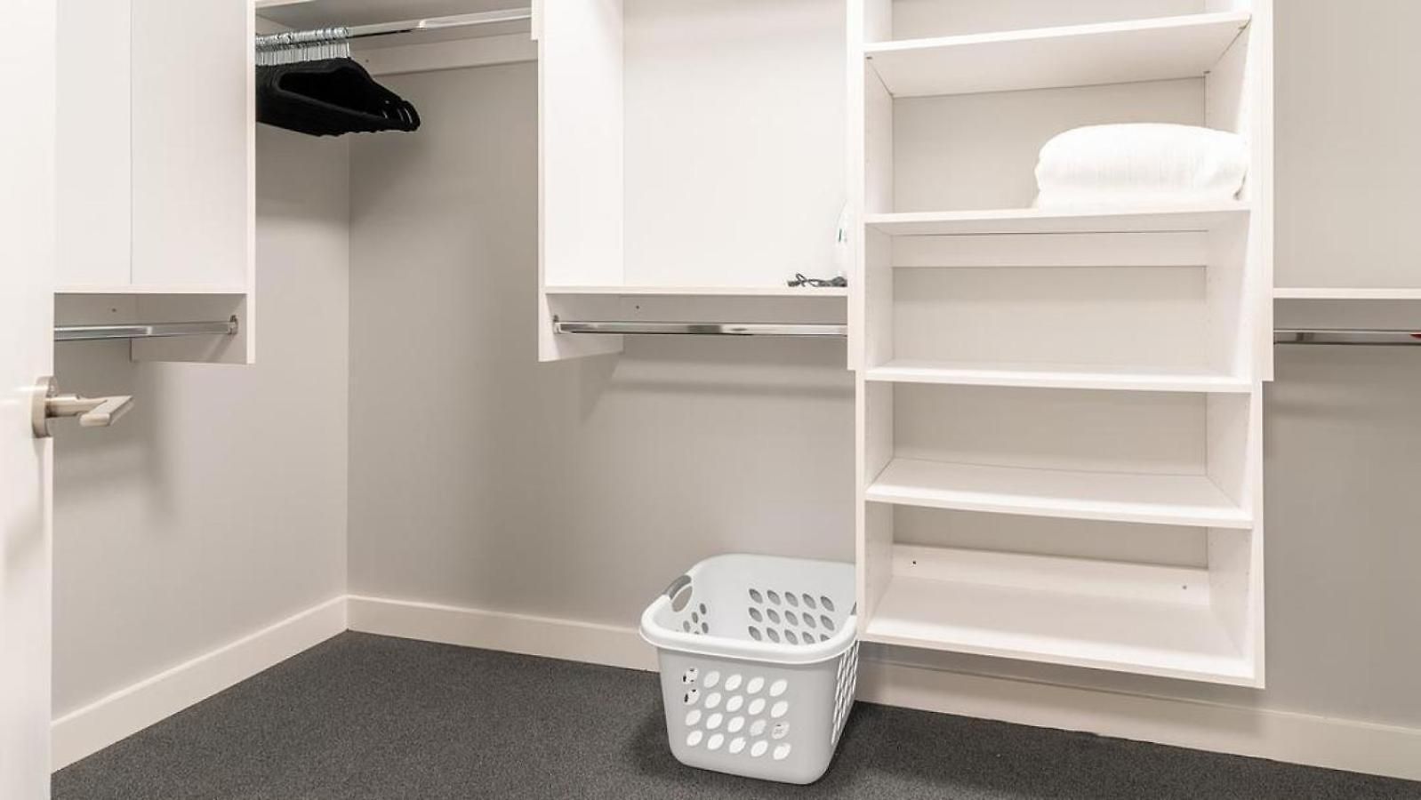 Landing Modern With Amazing Amenities