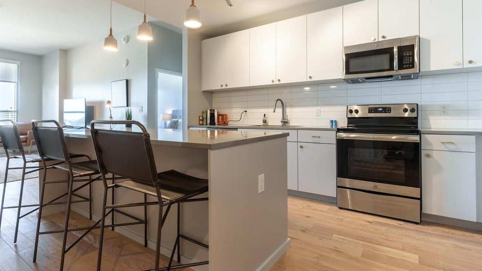 Apartment Landing Modern With Amazing Amenities