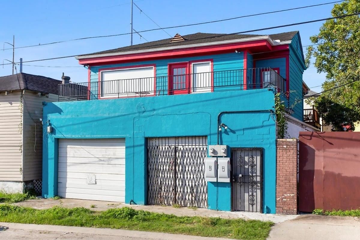 Spectacular Roof Deck - Luxury 3 Bedroom *