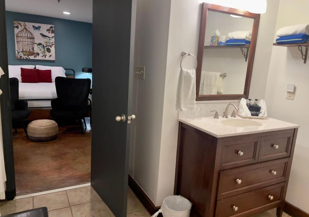 Canal Street Bed & Breakfast