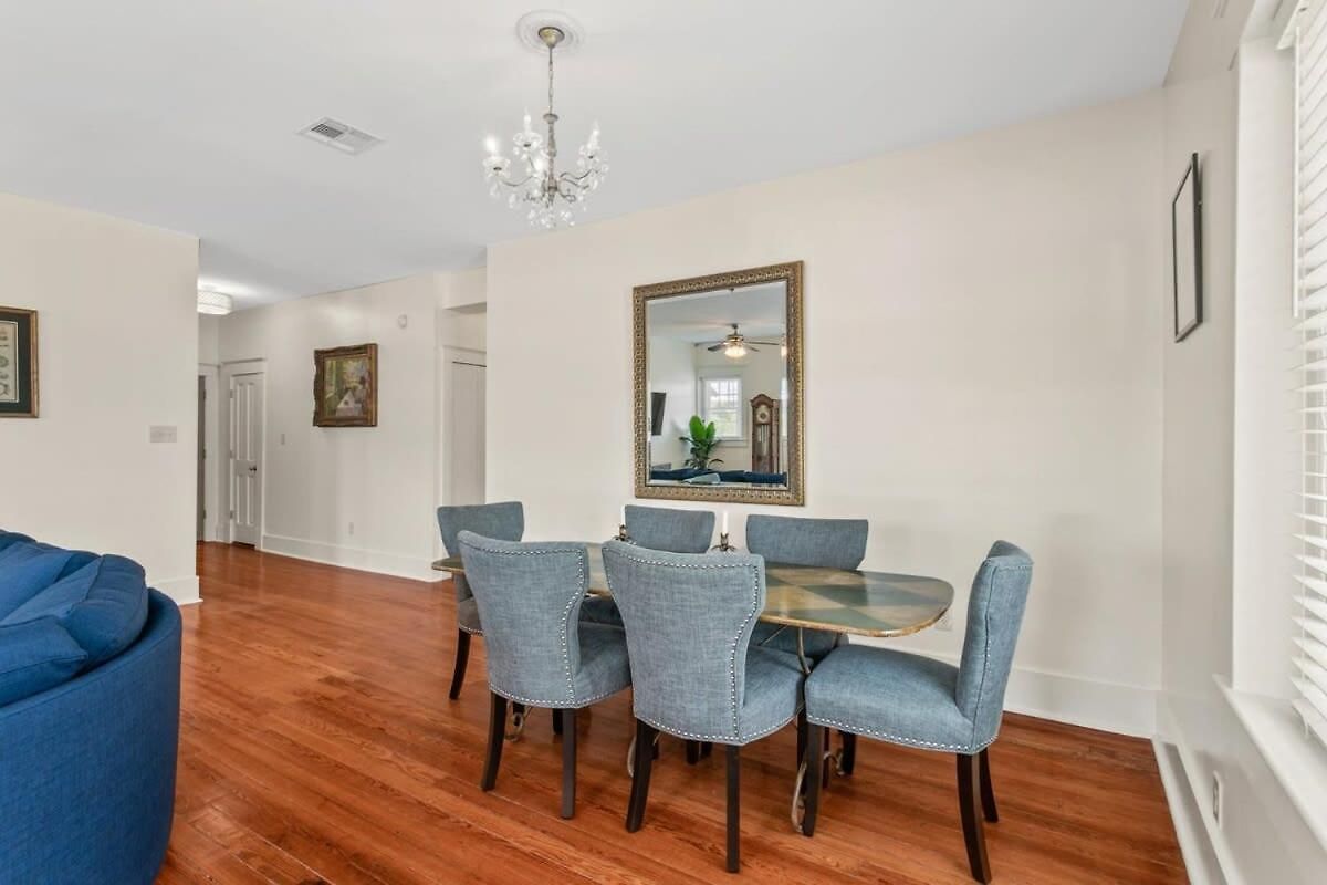 Stunning 2bd Luxury Perfect Nola Location Apartment