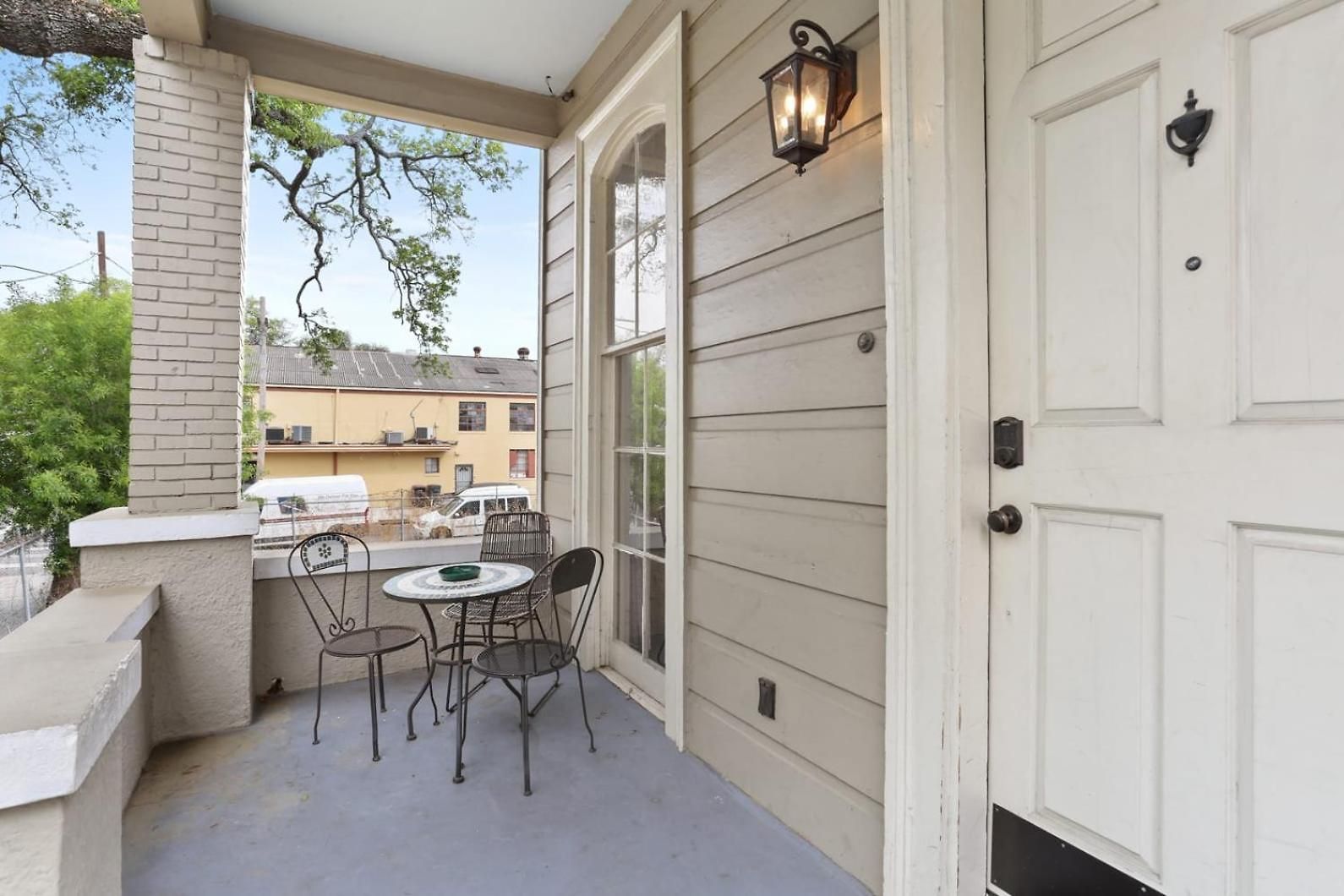 Holiday home 3bd Steps To Saint Charles Gated Parking *