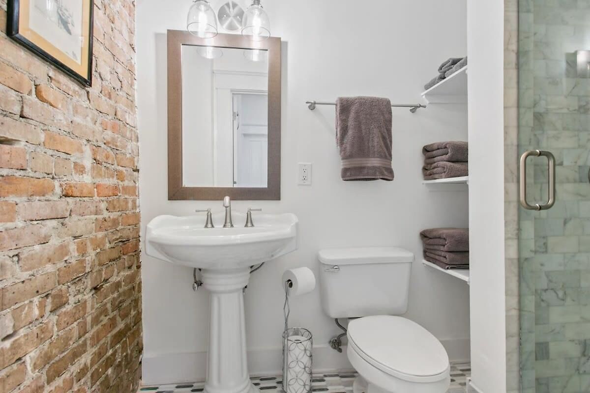 Stunning 2bd Luxury Perfect Nola Location Apartment *
