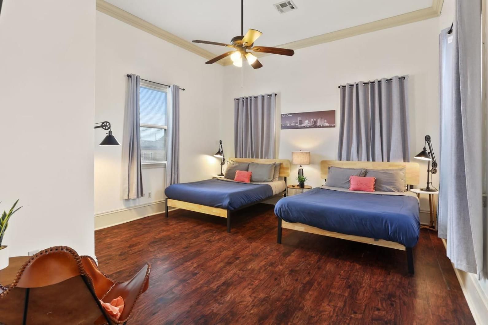 3bd Steps To Saint Charles Gated Parking *