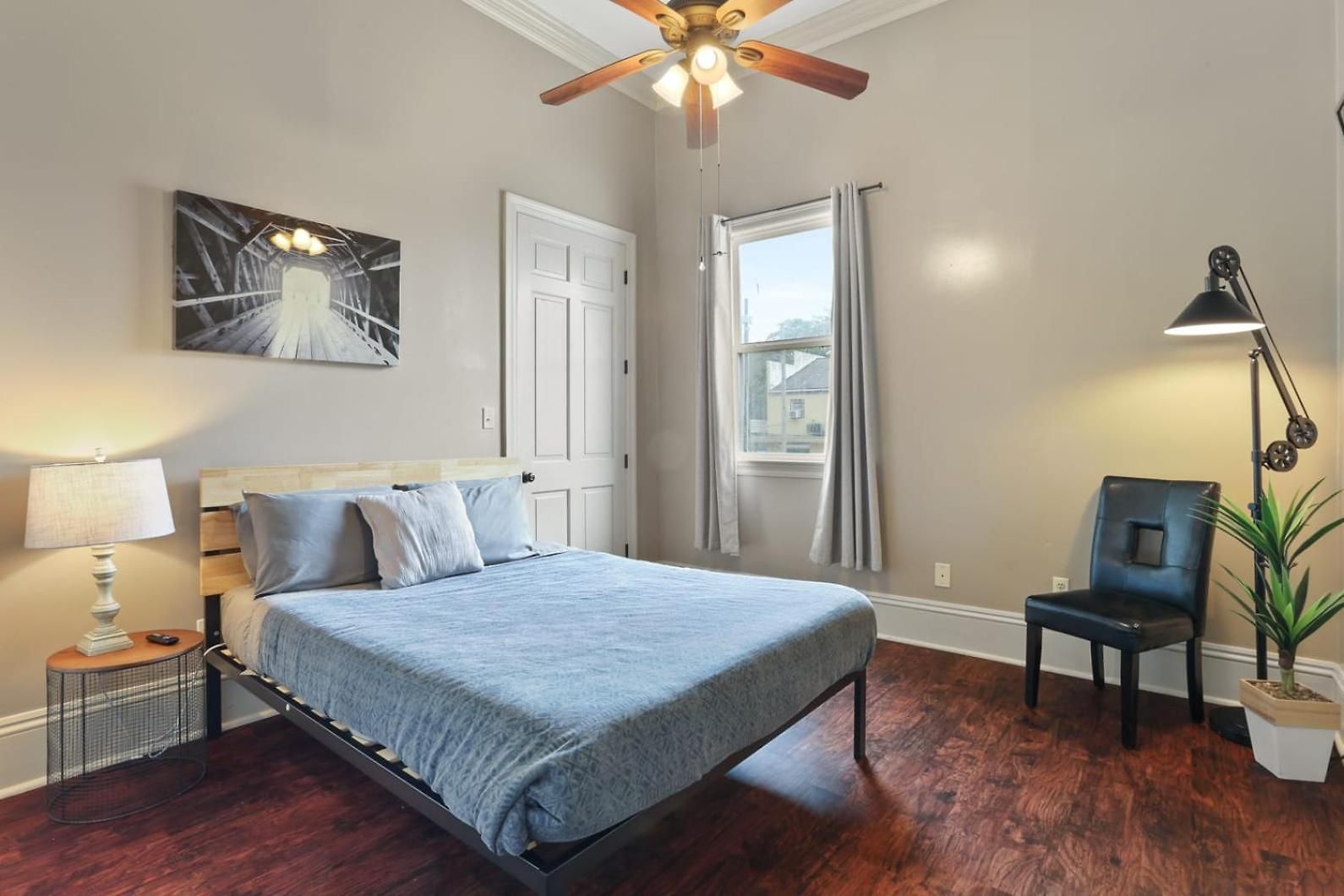 3bd Steps To Saint Charles Gated Parking New Orleans