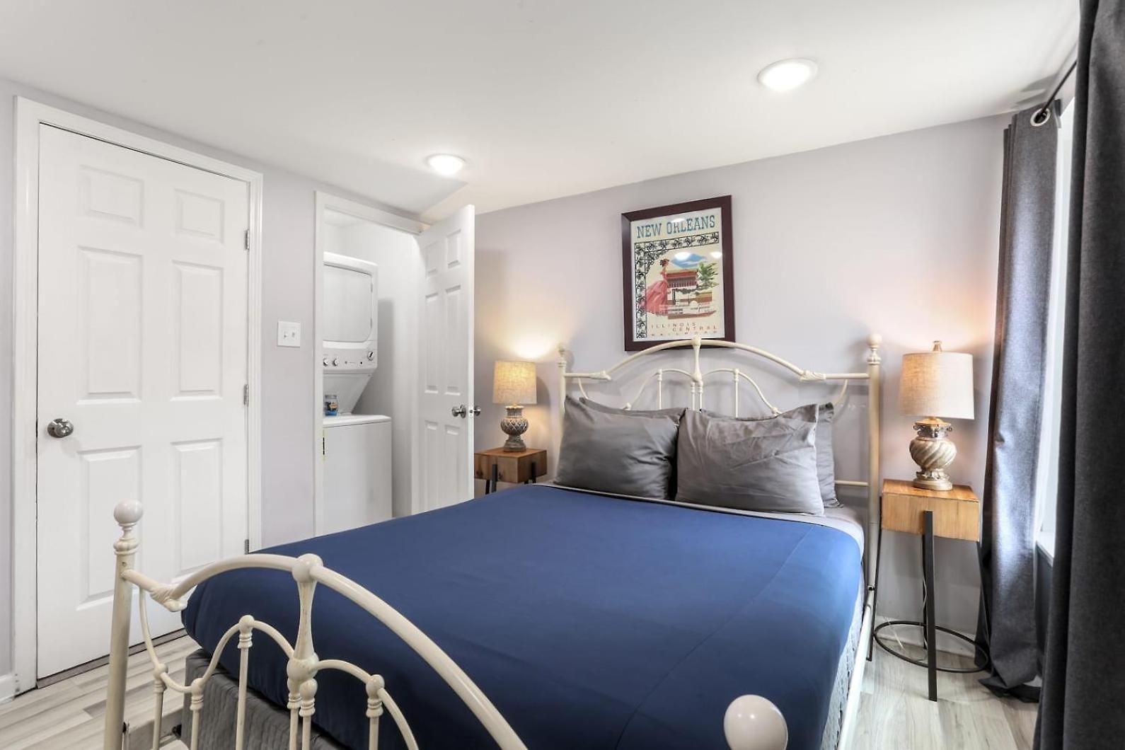 Skip To Saint Charles Local Art-filled Hideaway Holiday home