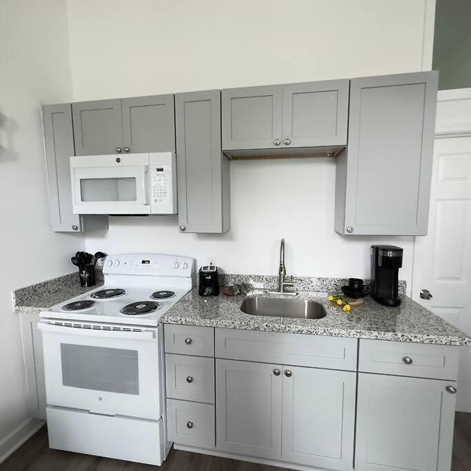 Charming 2br! Close To Fq & Bourbon St. Apartment *