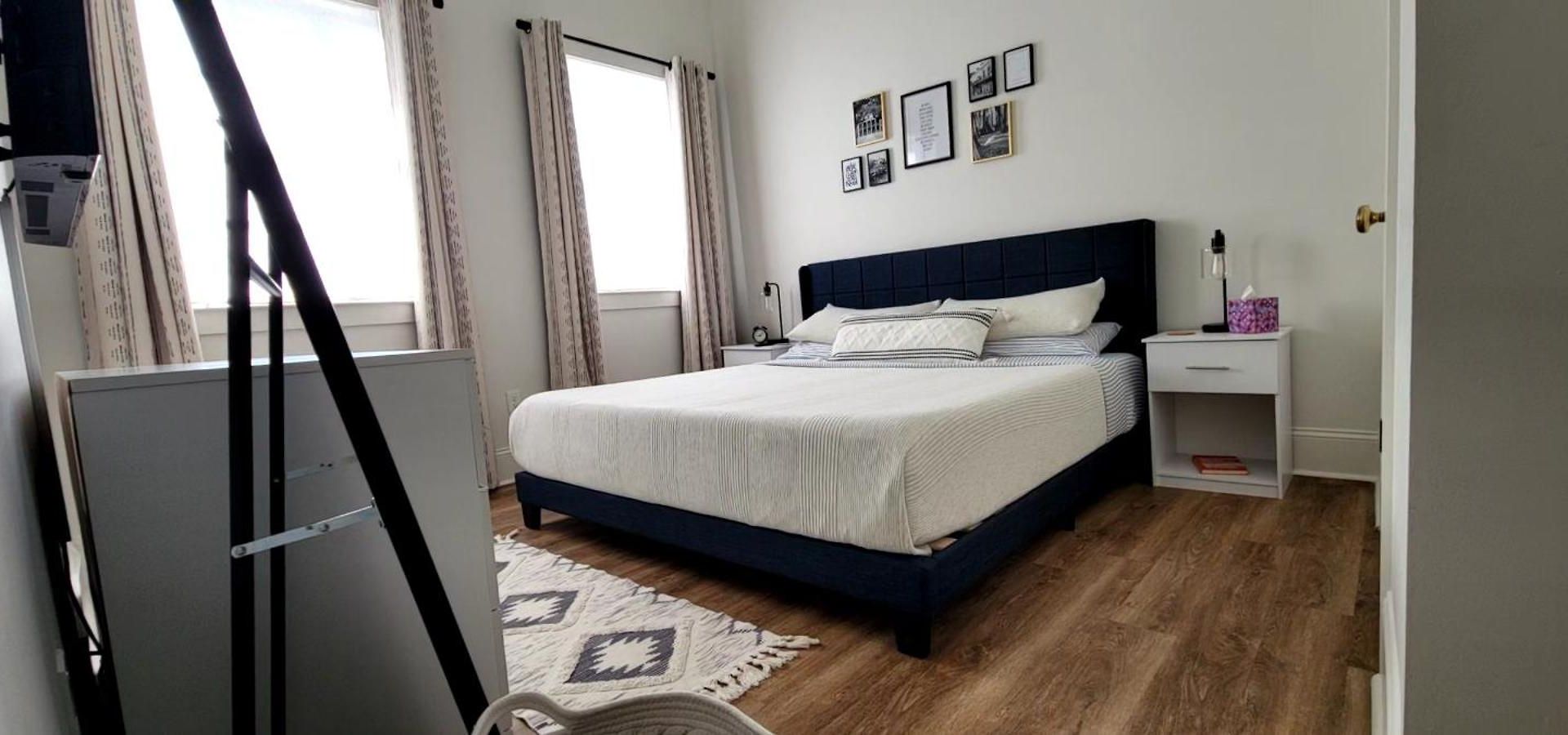 Entire Spacious Vacation - 1 Mile To Attractions