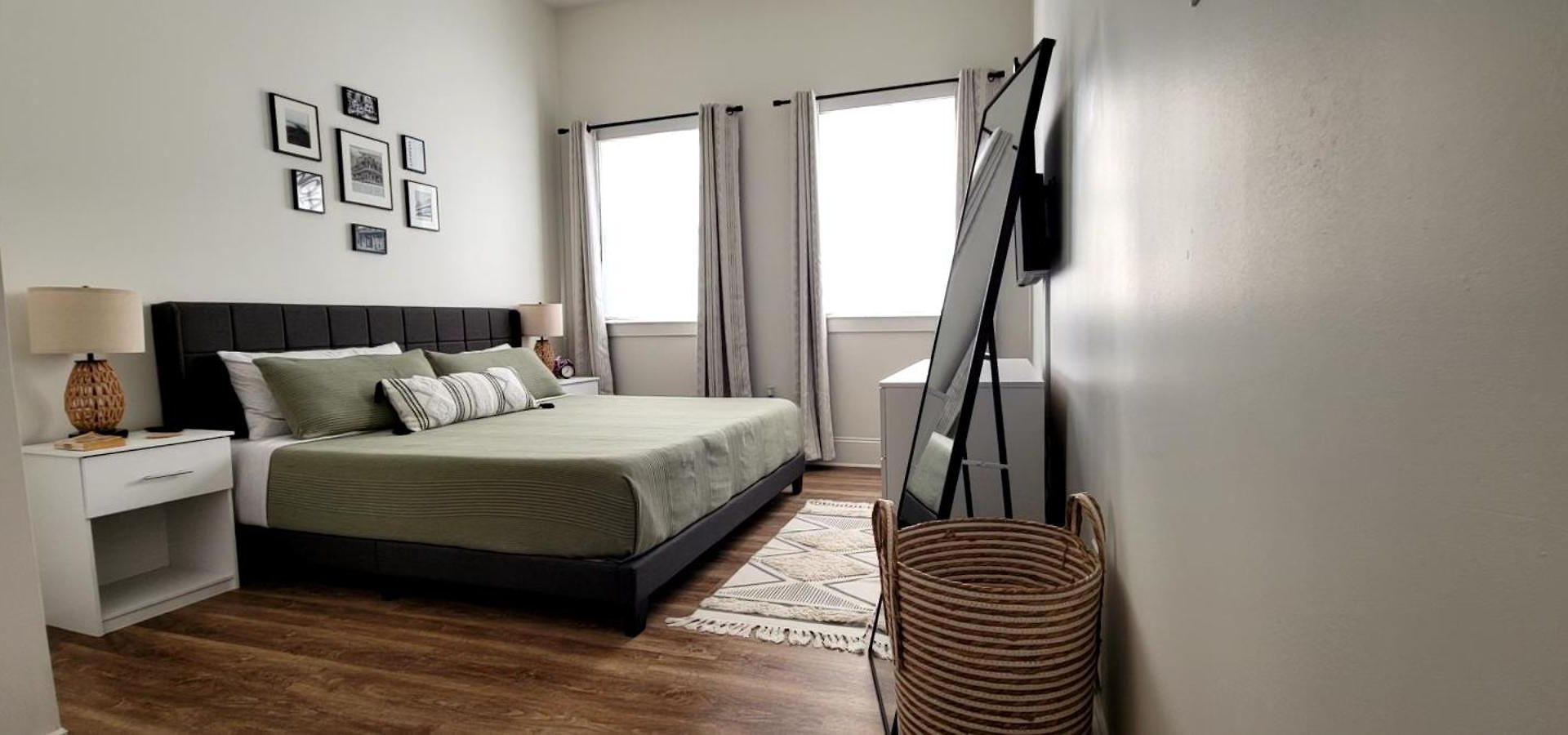 Entire Spacious Vacation - 1 Mile To Attractions Villa *